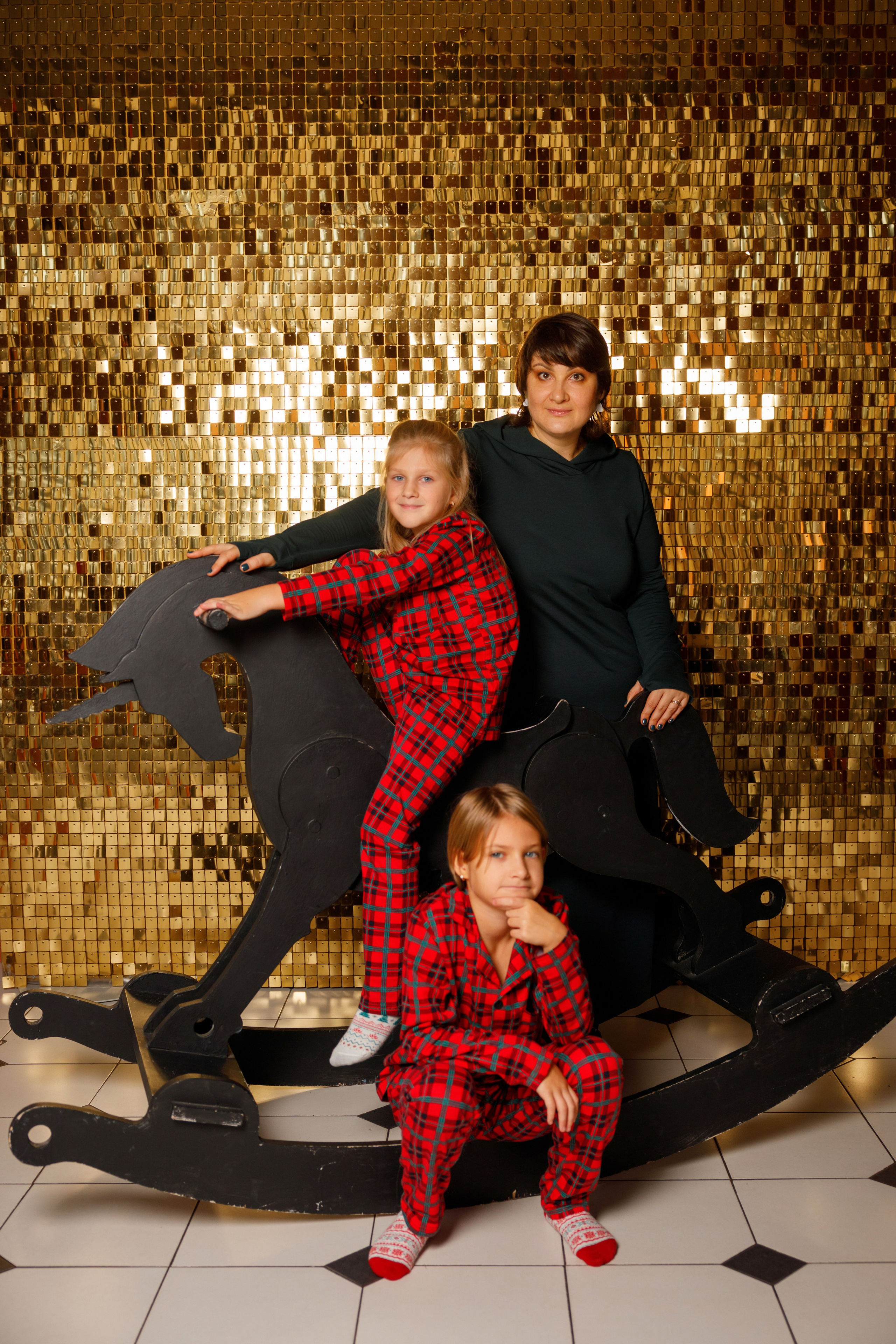 Оля и дочурки. Портретный и семейный фотограф в Москве Стаховская Елена