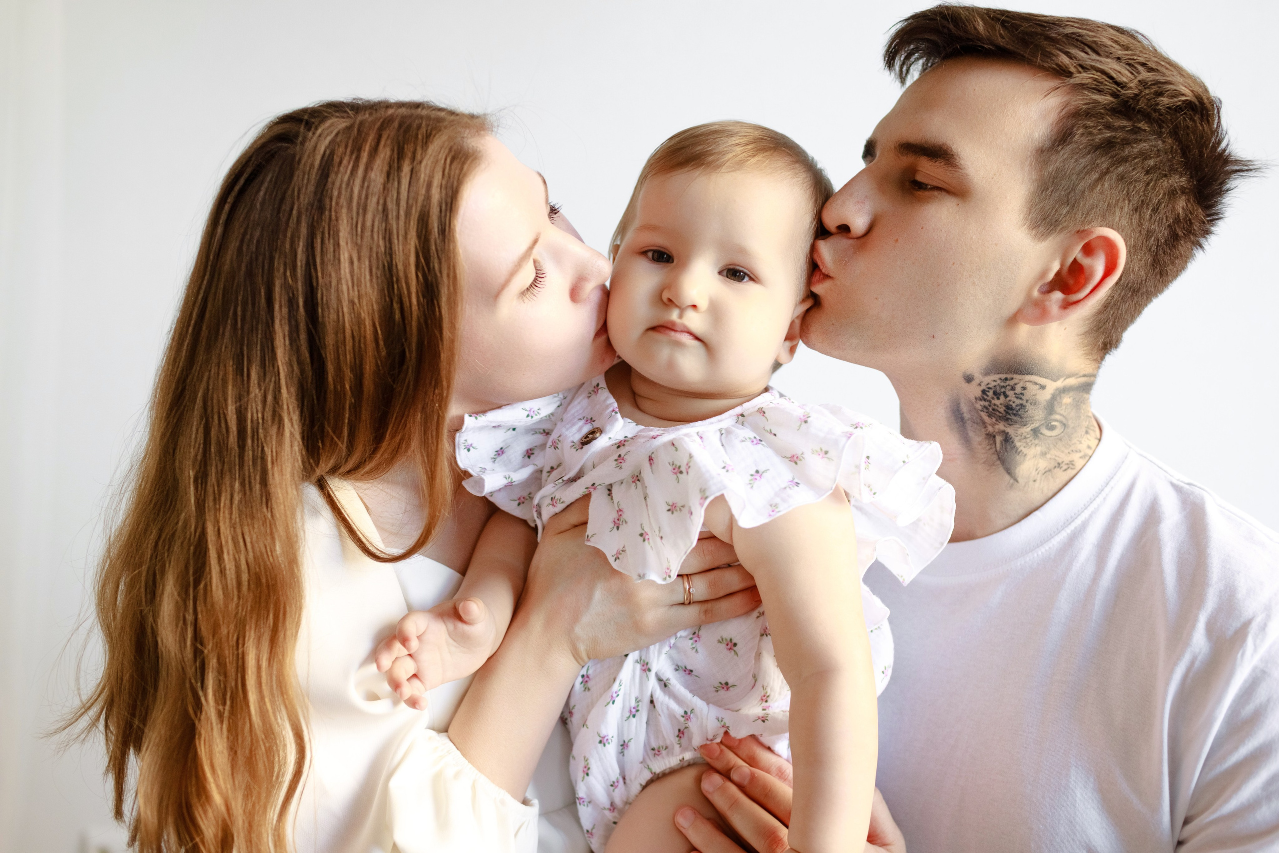 Семейная фотосессия в студии в Краснодаре