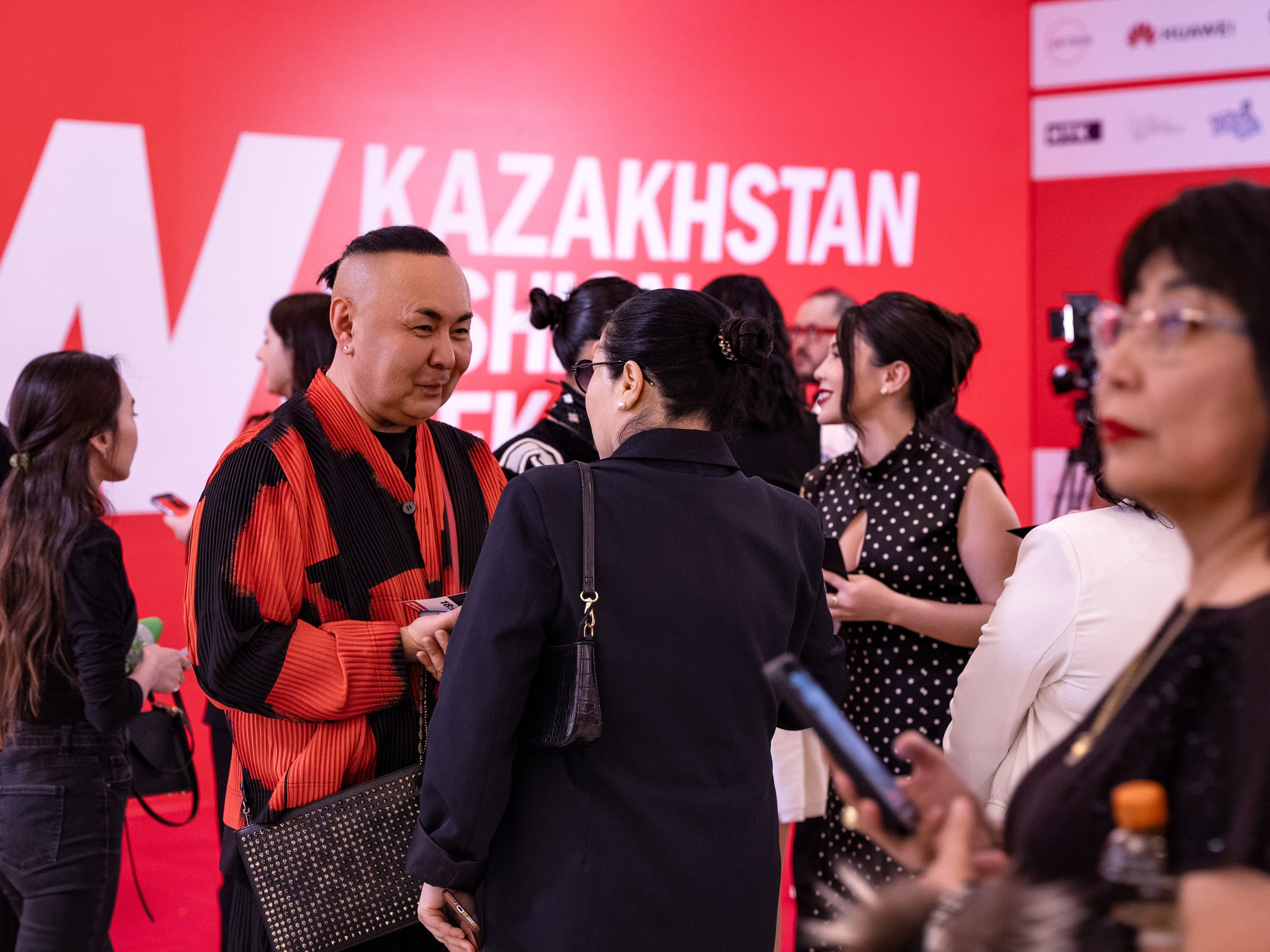 Backstage Day 1. Сайт Алматинского НЮ АРТ, будуар и фэшн фотографа Дениса Карпенко