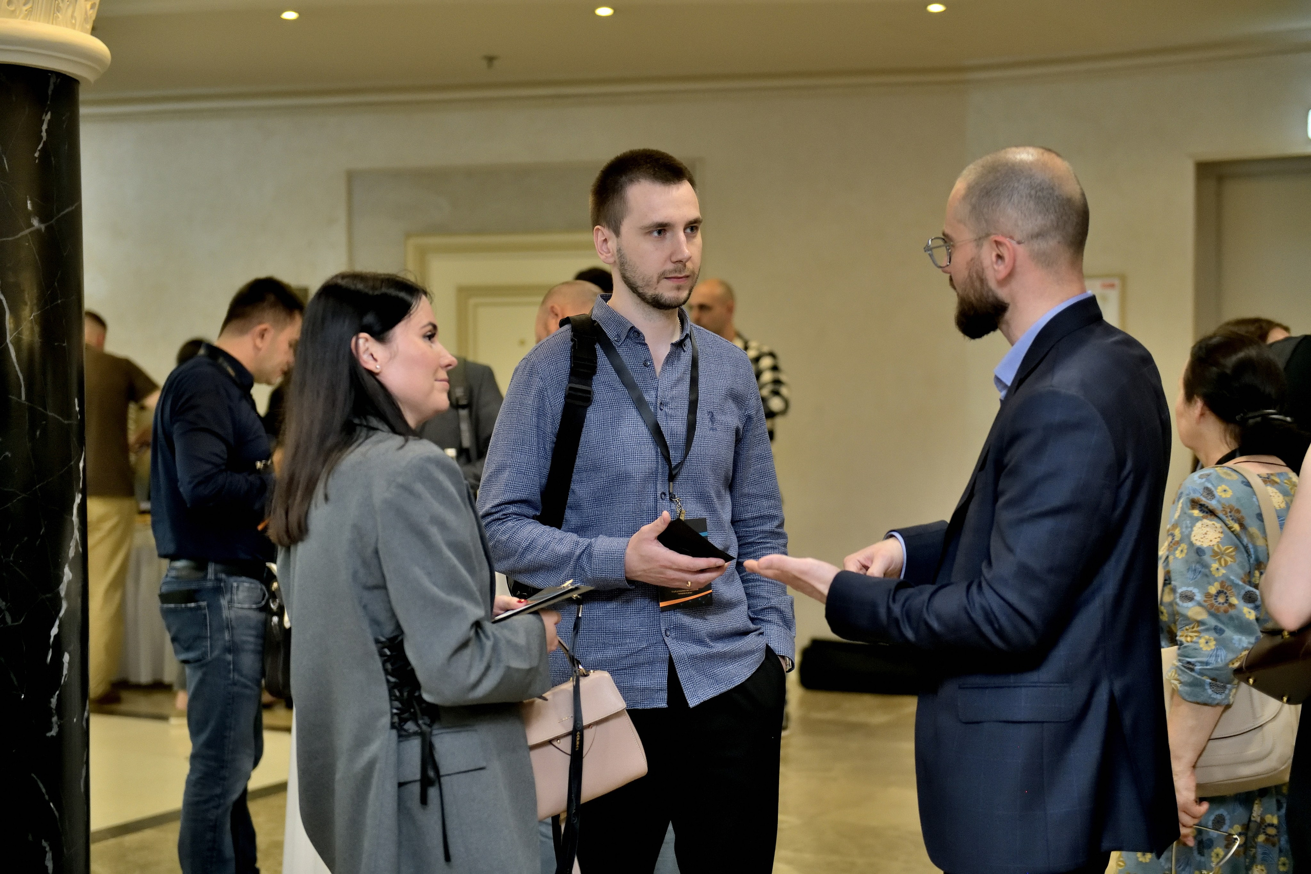 "Коворкинг-сессия во время кофе-брейка".