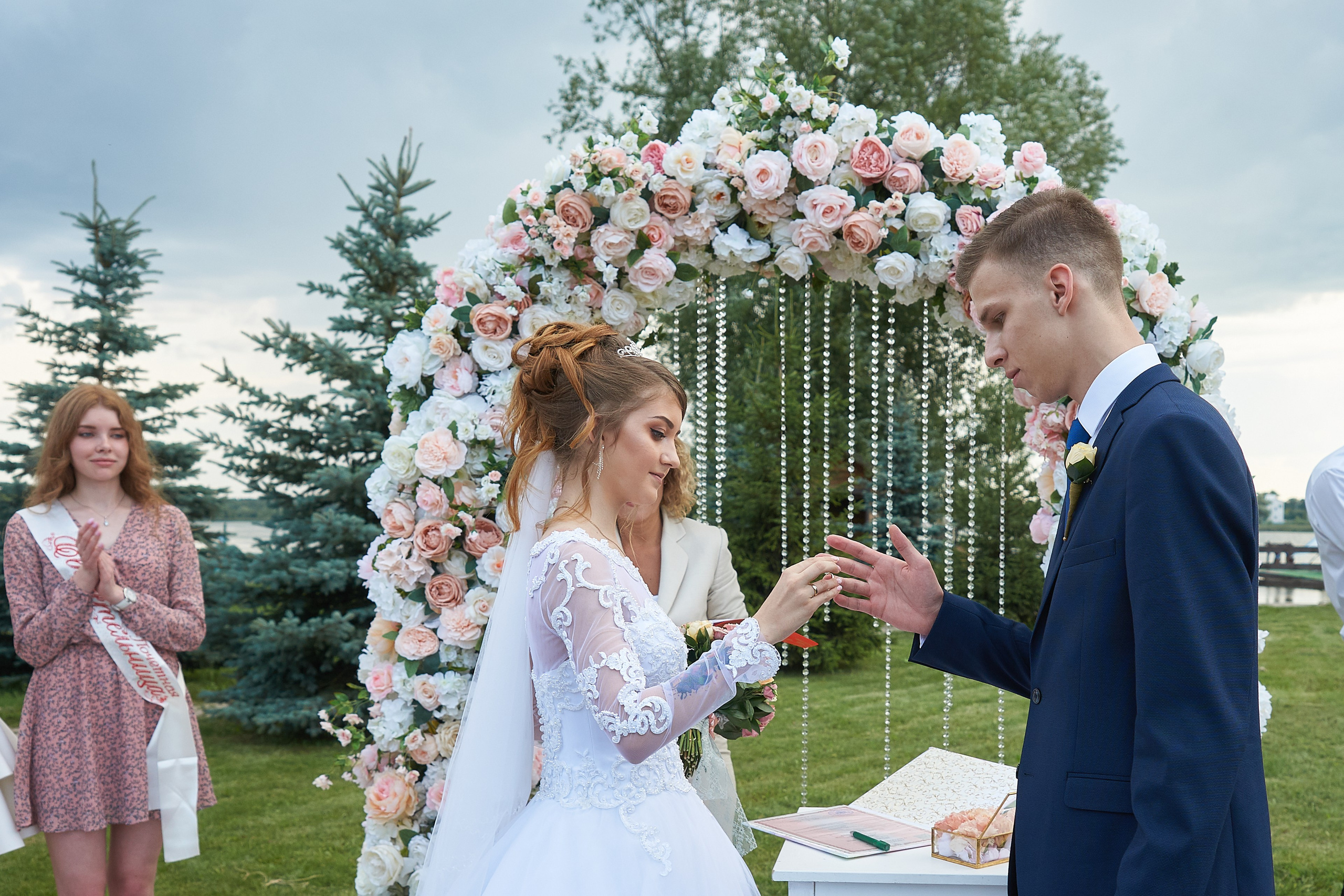 Выездная регистрация свадьбы. Фотограф Владимир Артамонов