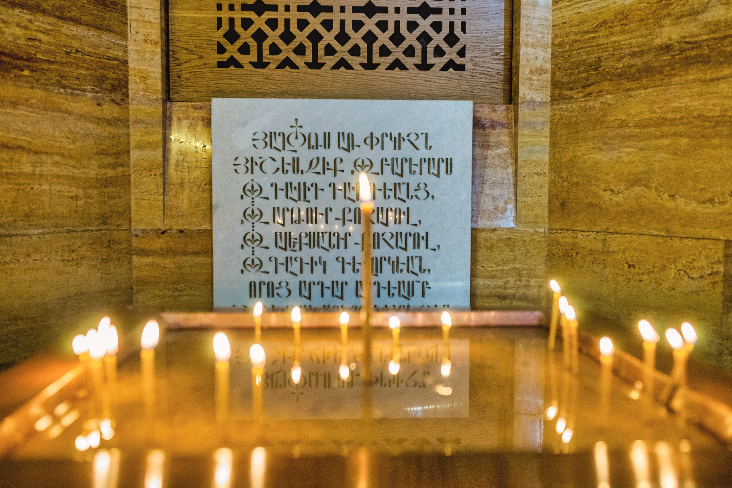 Крещение в армянской церкви. Фотограф Владимир Артамонов