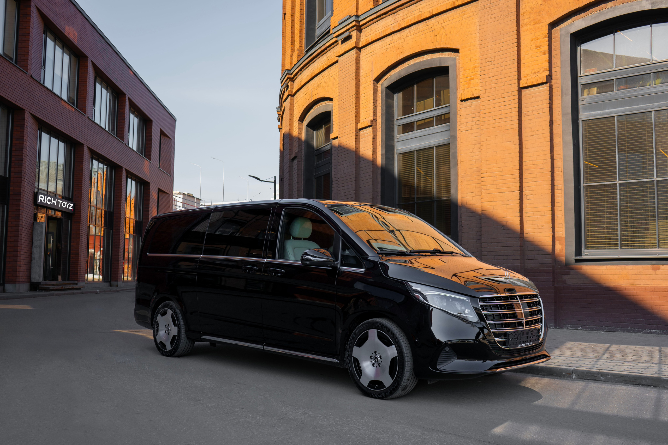 Mercedes-Benz V-class