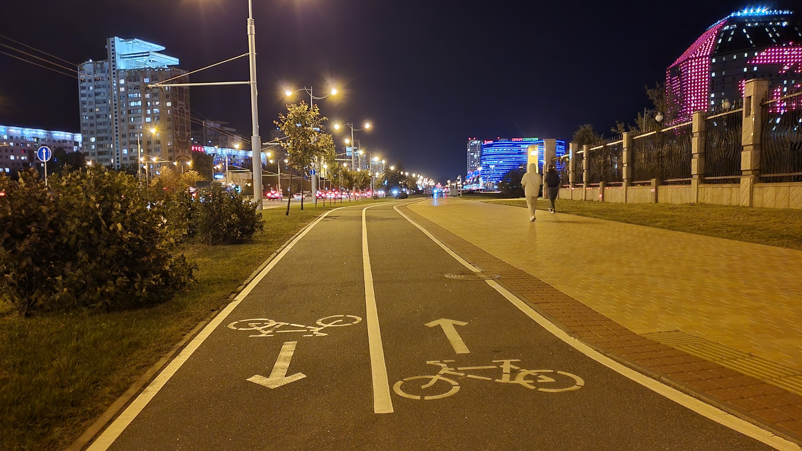 Ночной Минск. Фотохудожник BID