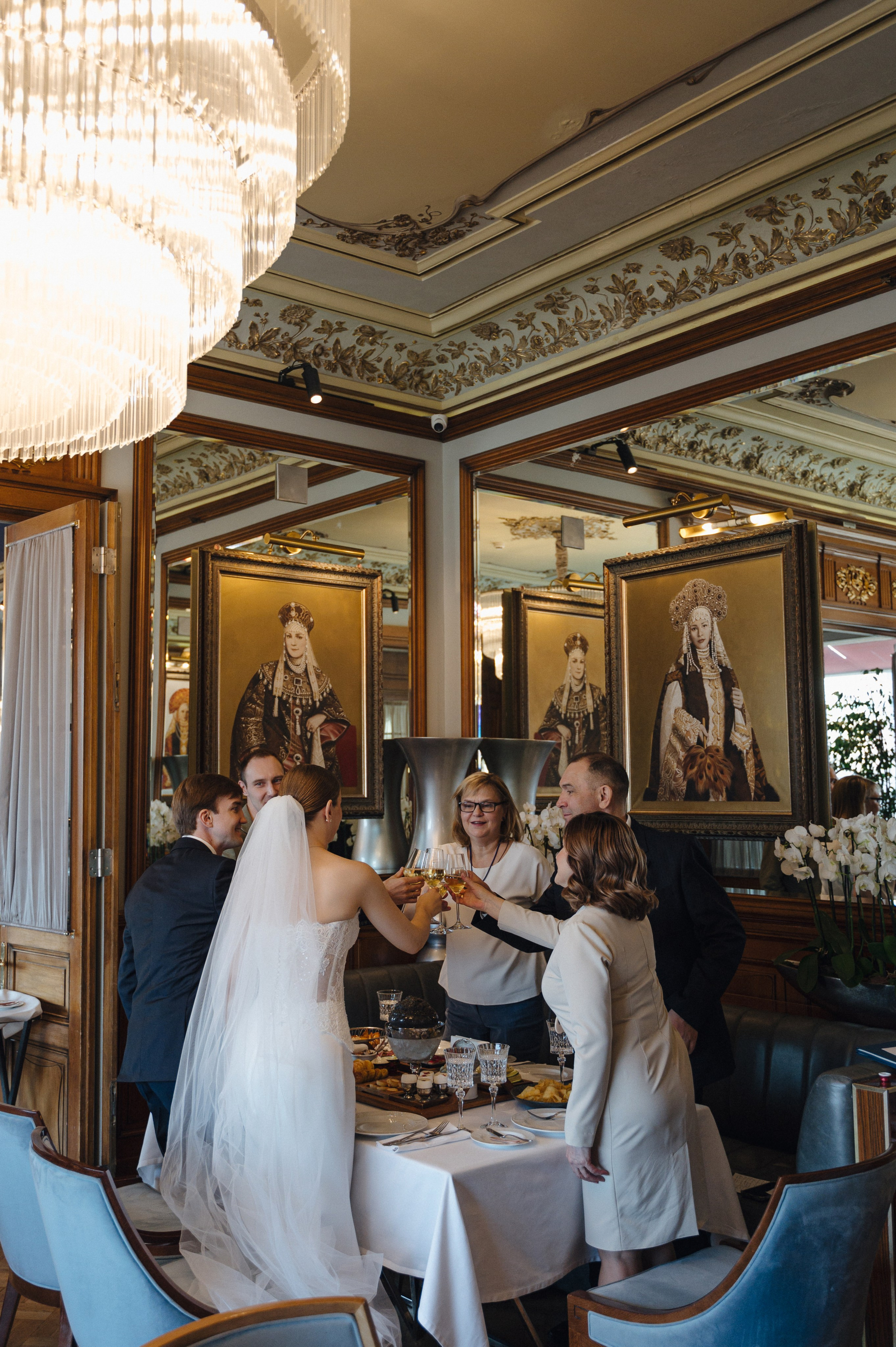Дмитрий и Луиза. Гостиница Националь и ресторан Белуга. Свадебный фотограф Москва и Санкт-Петербург. Анастасия Чудина