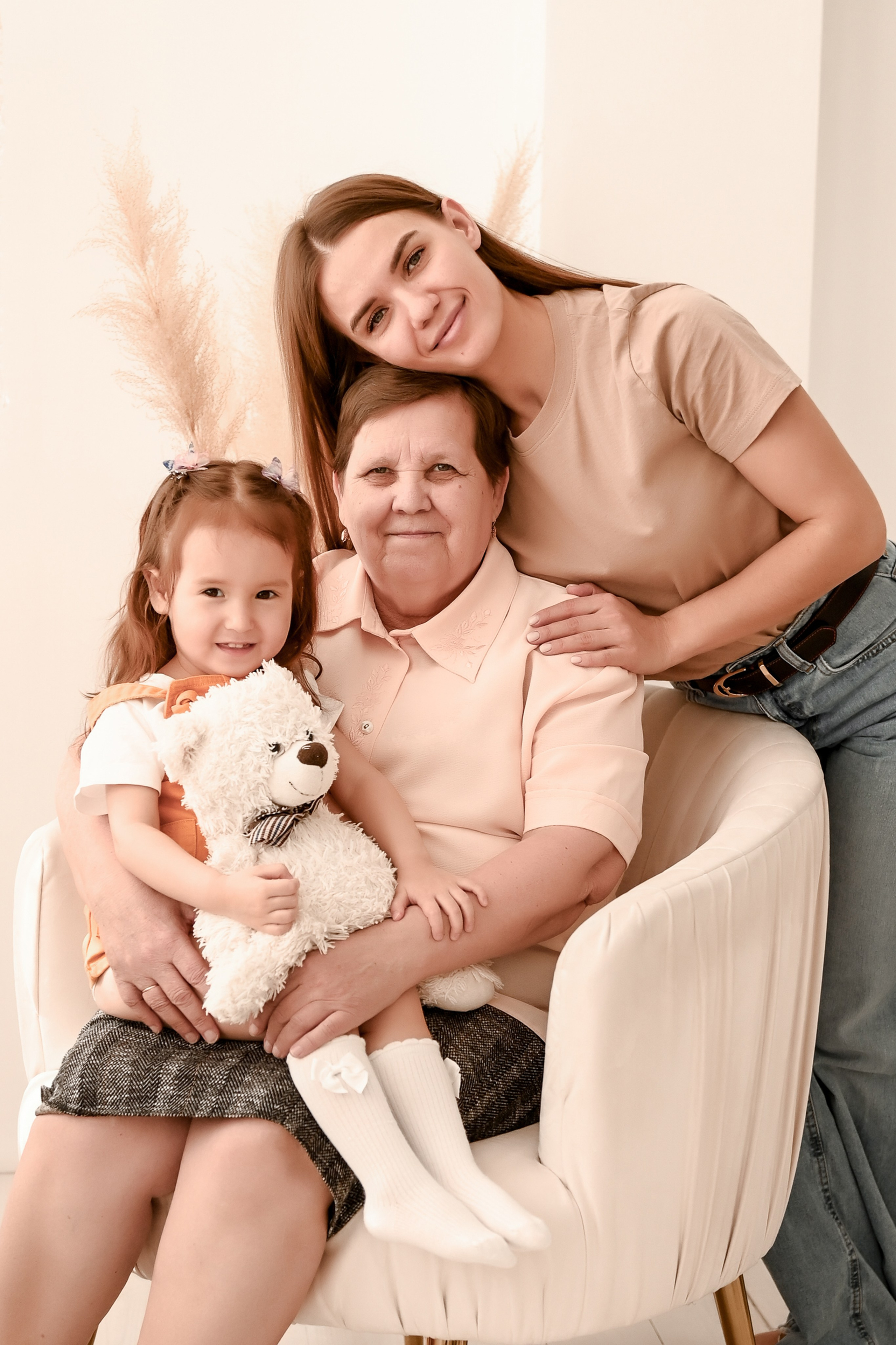 Семейная студийная  фотосессия 2. Свадебный, семейный, детский, контент фотограф в Омске Максим Ильин