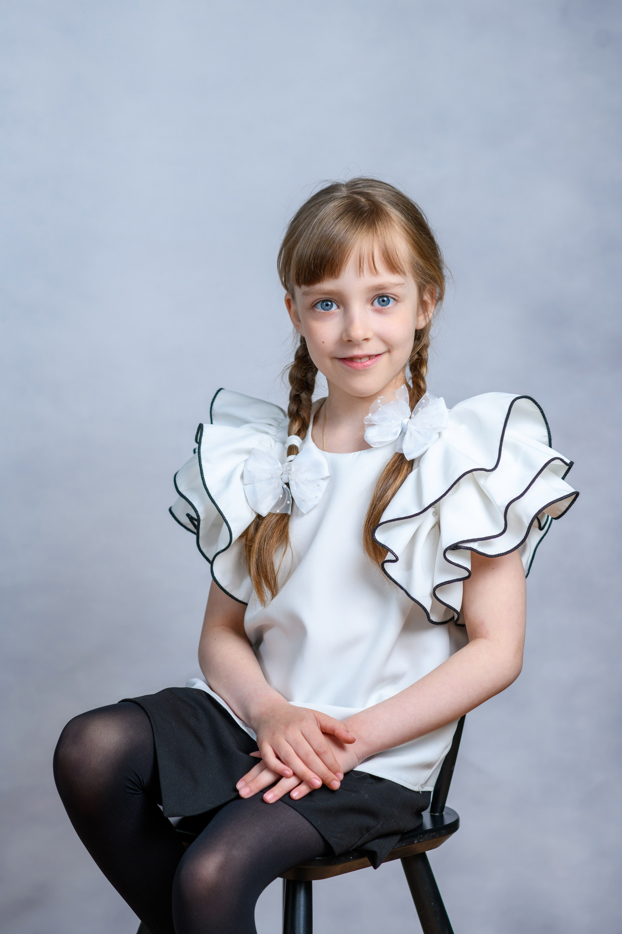 Начальная школа. Портреты на фоне. Первенцева Елена. Школьный фотограф в Москве и МО