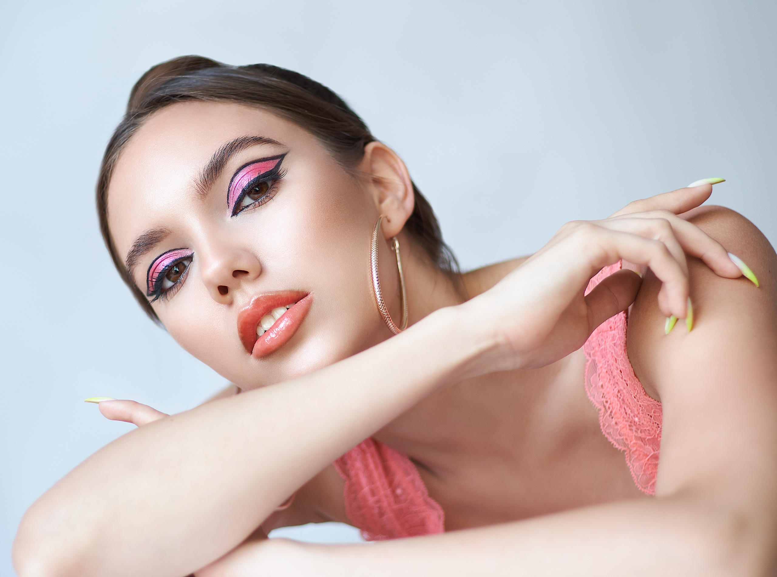 Vikki. Студийный, семейный, свадебный, фэшн и ню фотограф в Астрахани, производство выпускных альбомов. Руслан Кондрашин