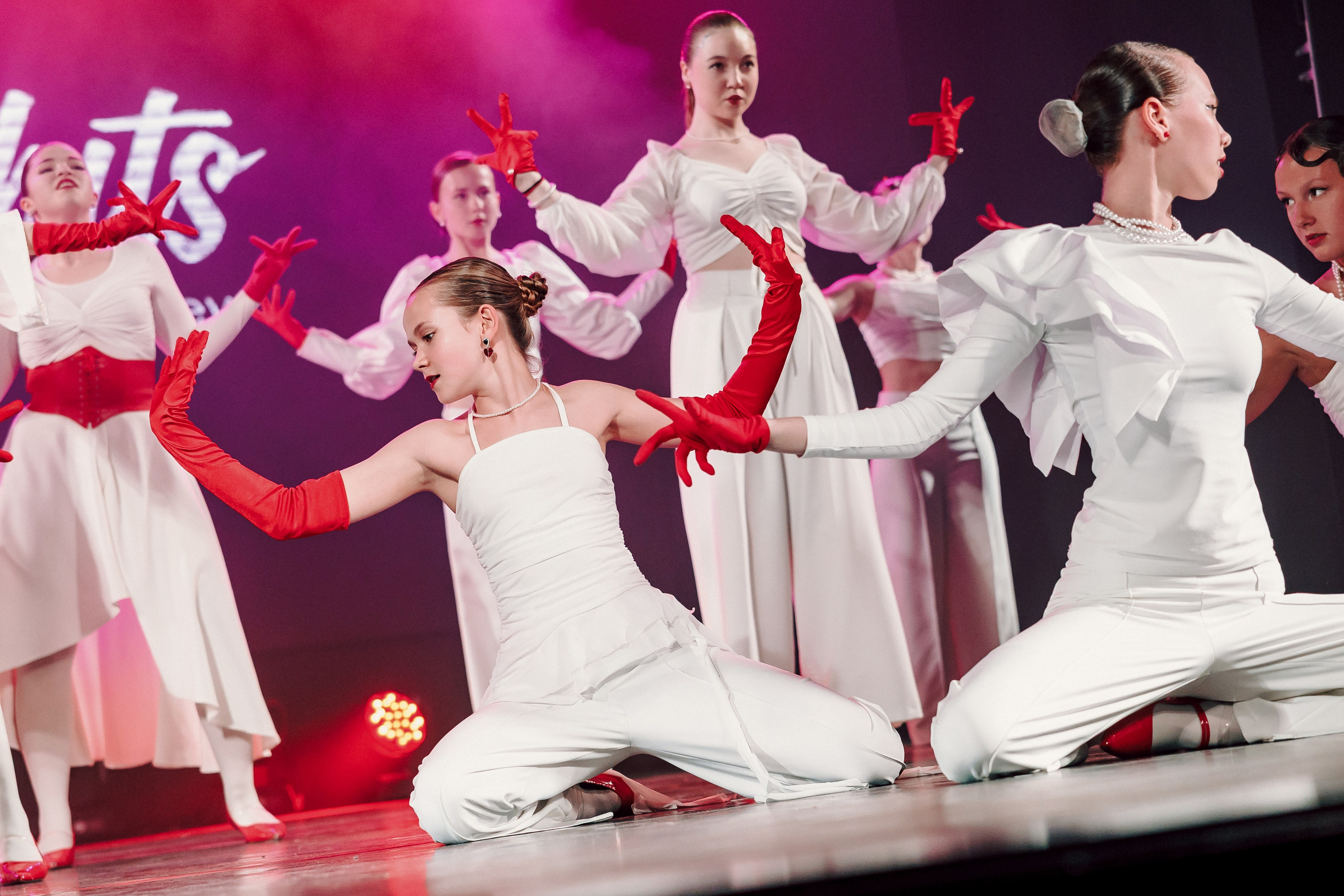Отчётный концерт танцевальной школы «Red Rabbits» 2025. Лёшка Варзегов — фотограф