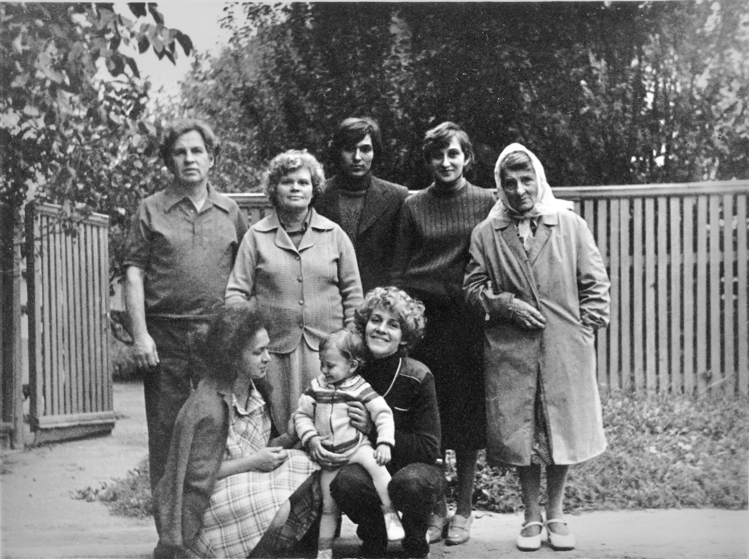 Личные фото. Школьные выпускные альбомы в Москве Марина Николаева