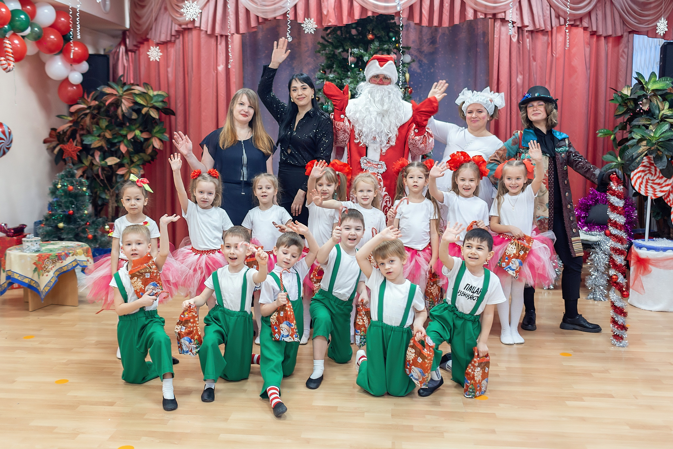 Утренник_"Карамельная фабрика» 2024. Семейный фотограф в Санкт-Петербурге