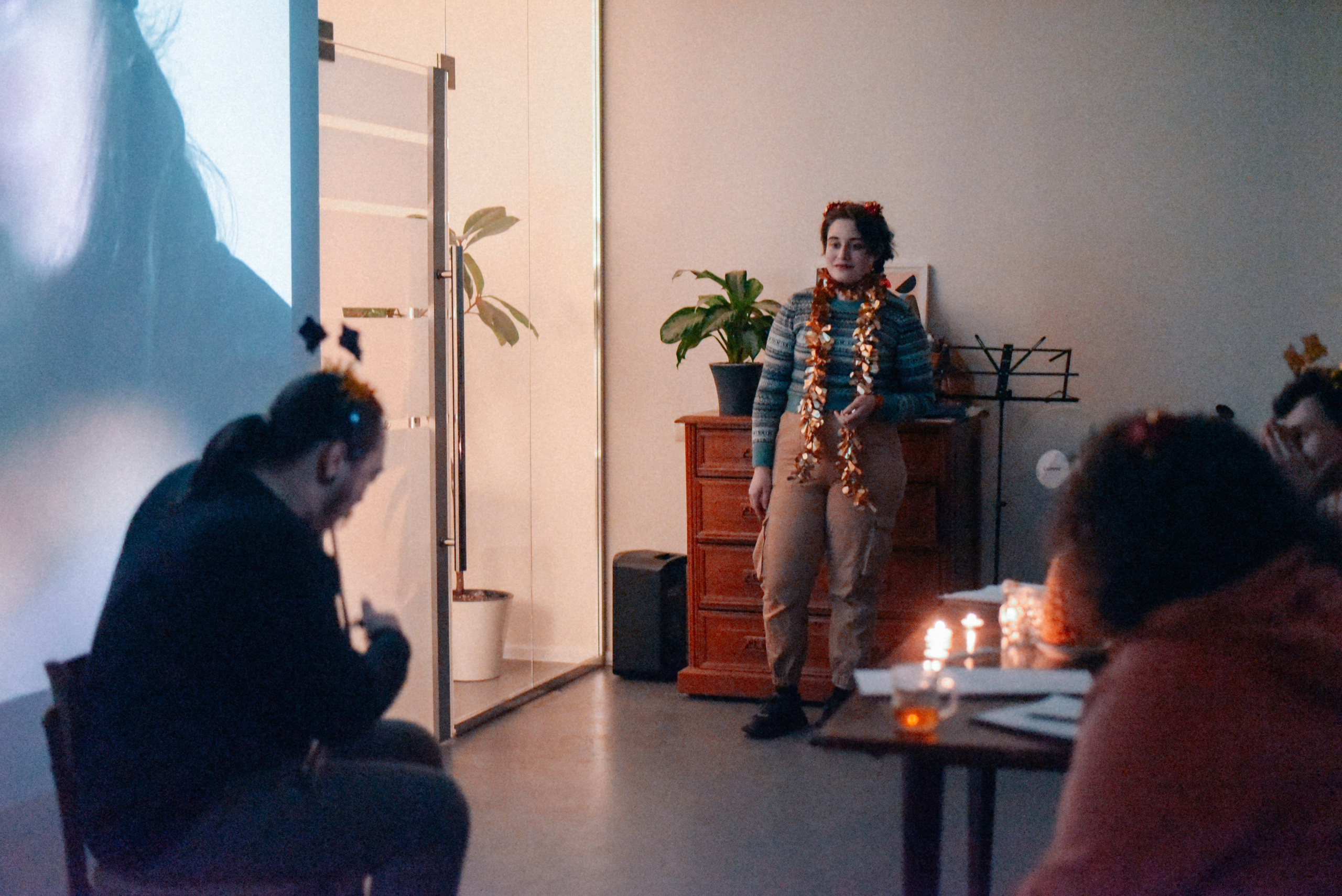 ЧТО ТЫ МЕЛЕШь Вечер вьетнамского караоке. Фотограф Лола Волна, город Москва