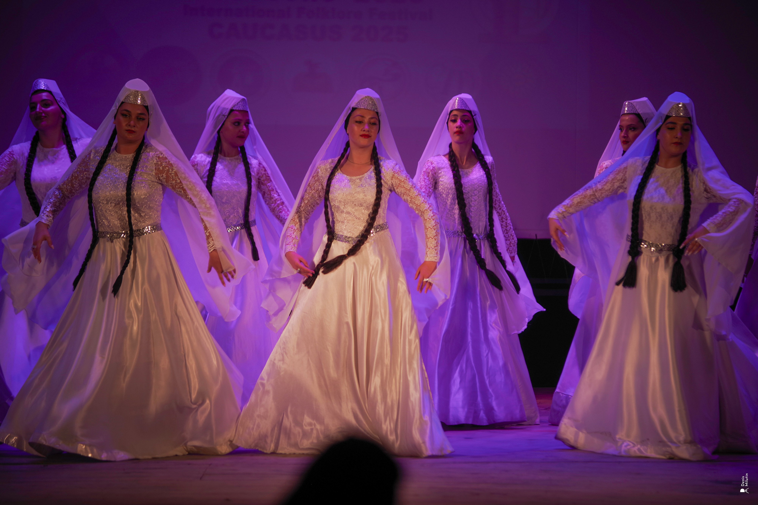 Танцы в прекрасном Они. Портретный фотограф Денис Милютин