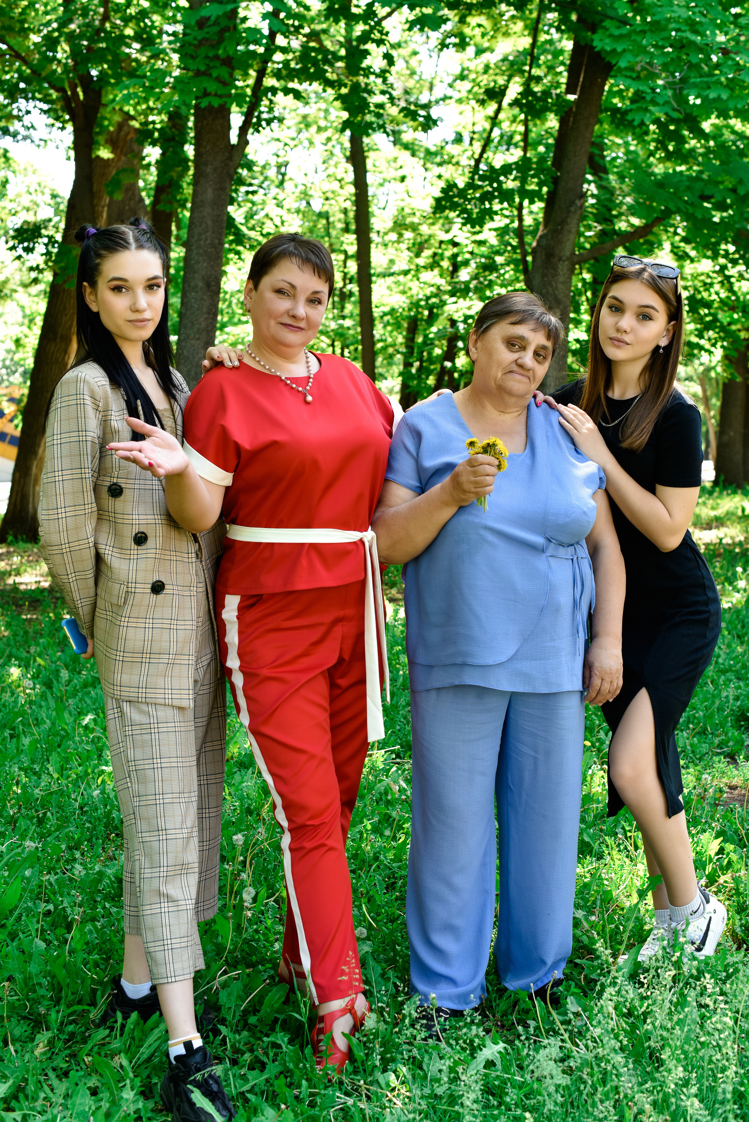 Елена и девочки