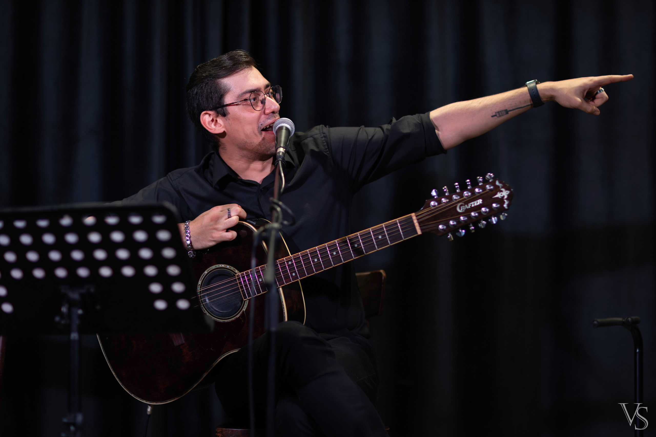 Квартирник Руслана Багирова. Фотограф Виктор Степанов