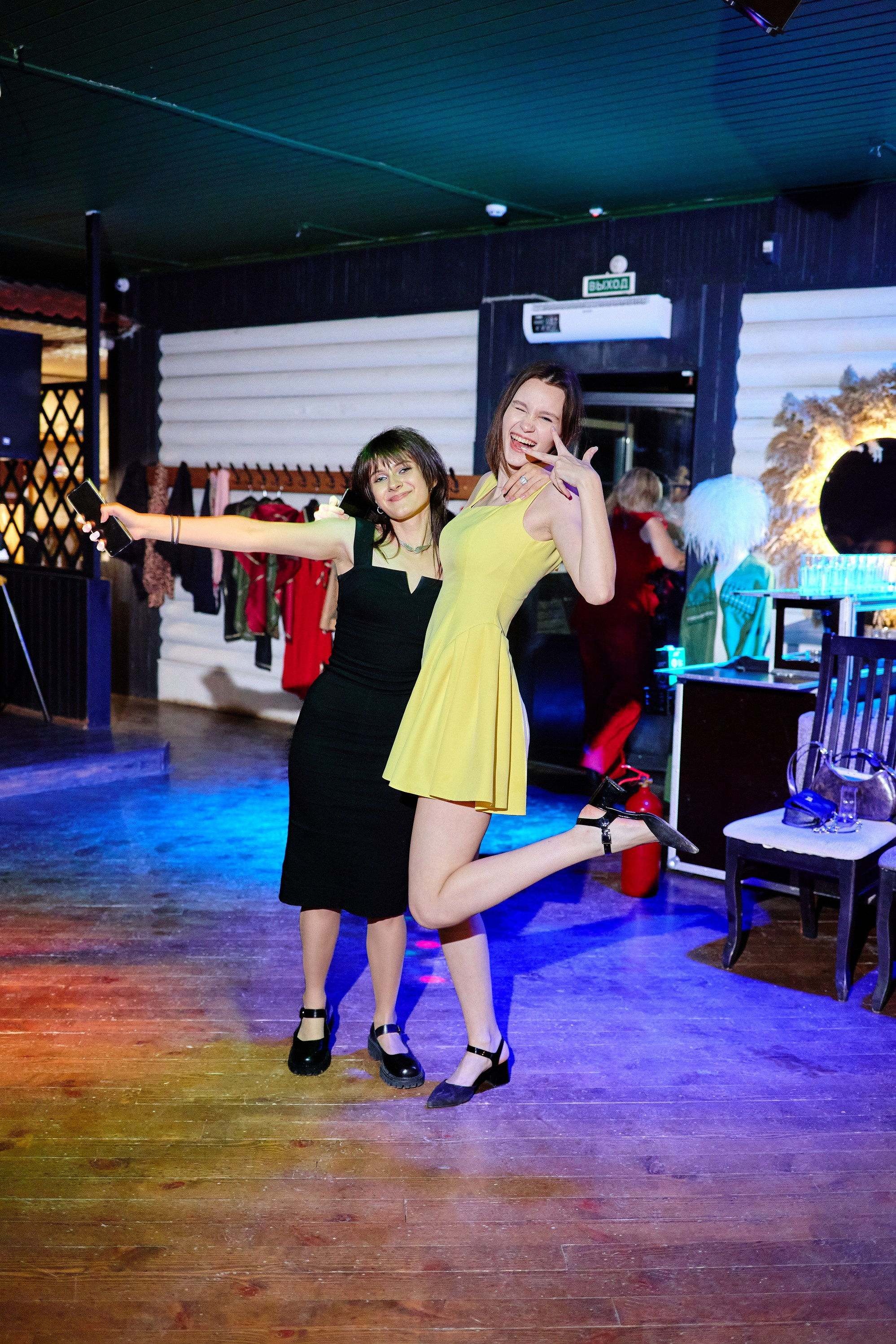 Выпускной 35 Сош. Фотограф Выпускные альбомы Таганрог Сергей Коробченко