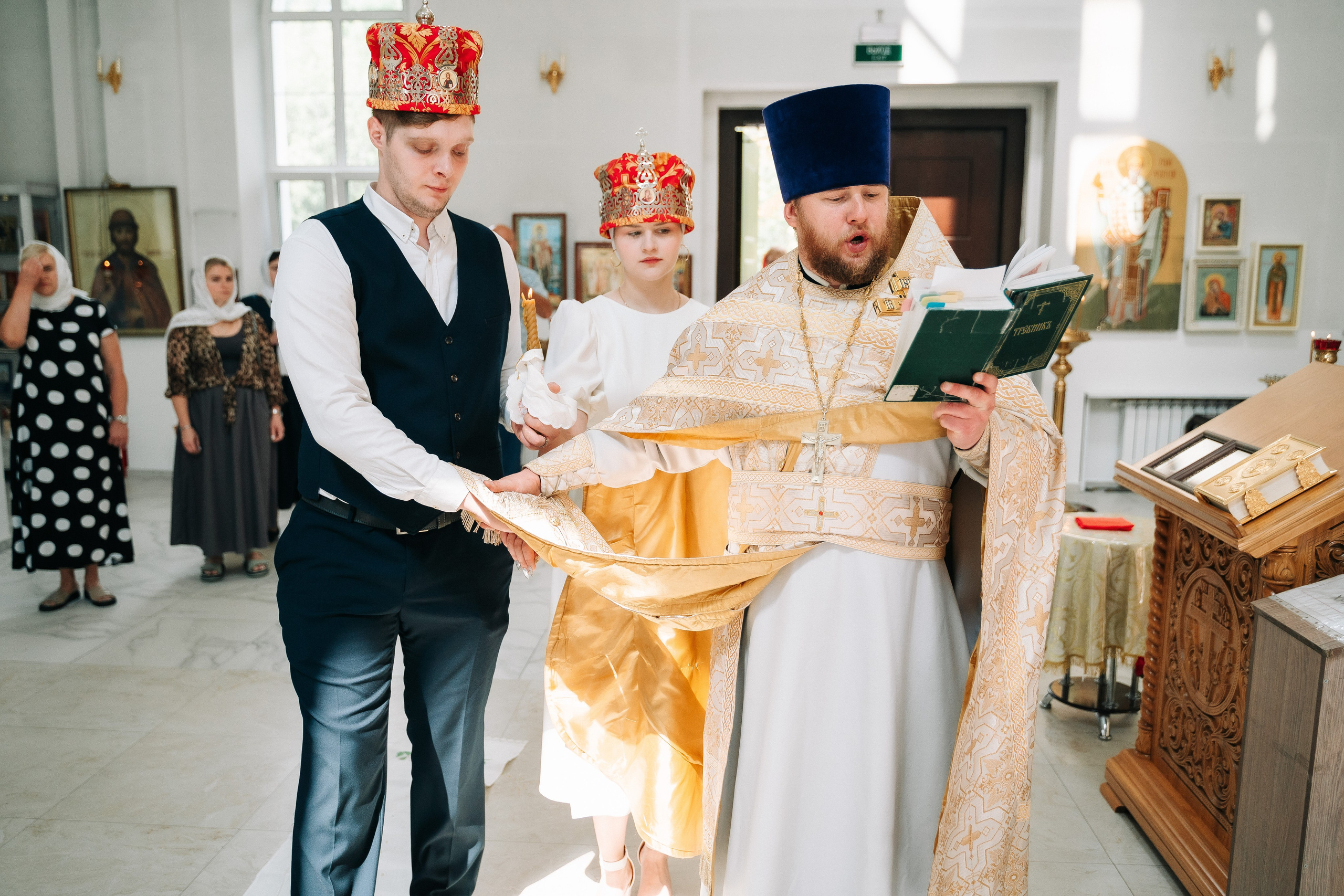 Венчание в Церкови Ермогена Патриарха Всероссийского в Южном Тушино. Свадебный и семейный фотограф в Москве и МО Геннадий Туманцев