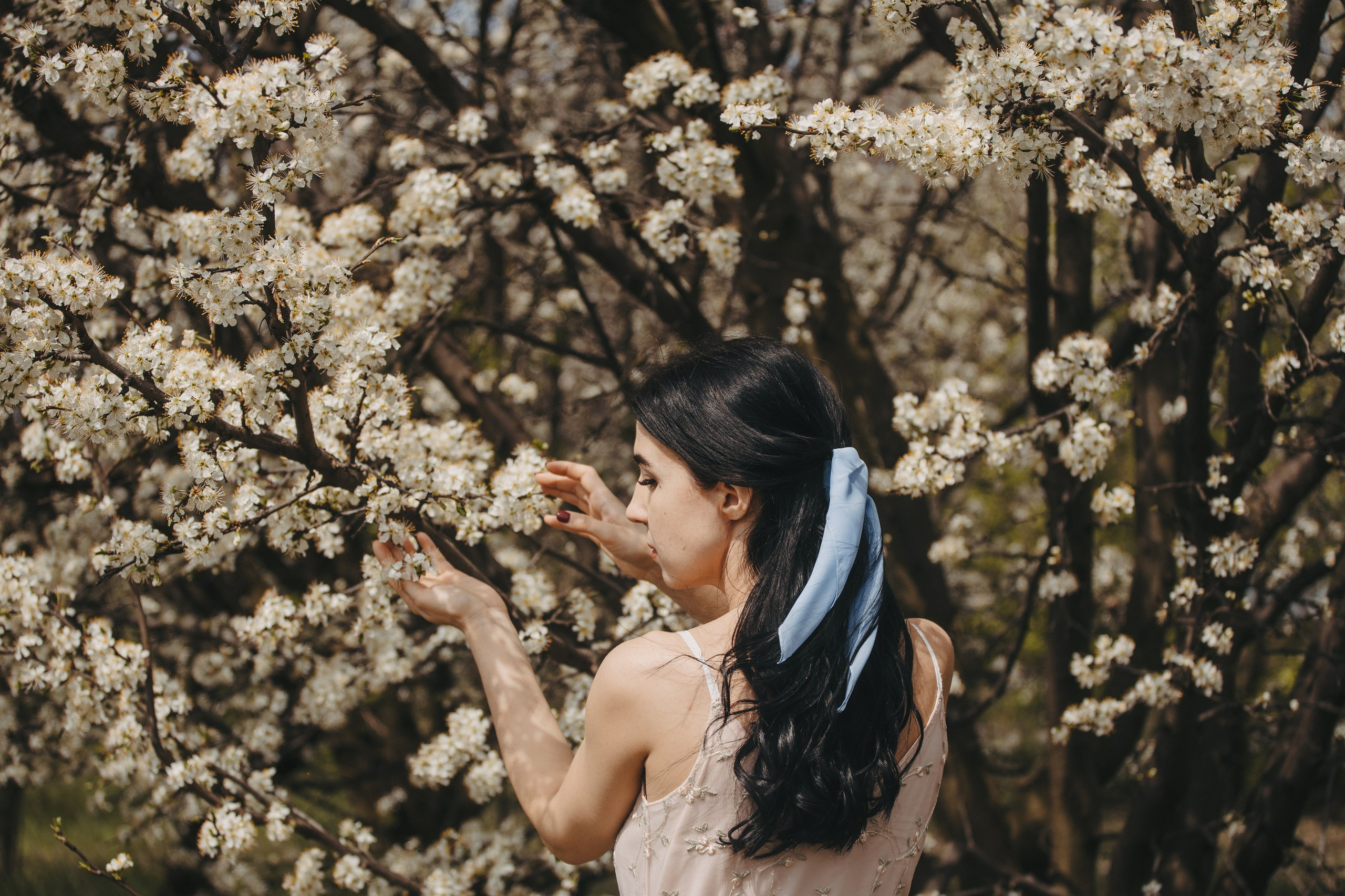 Фотосессия в цветущем яблоневом саду. Свадебный и семейный фотограф в Краснодарском крае Мария Данилкина