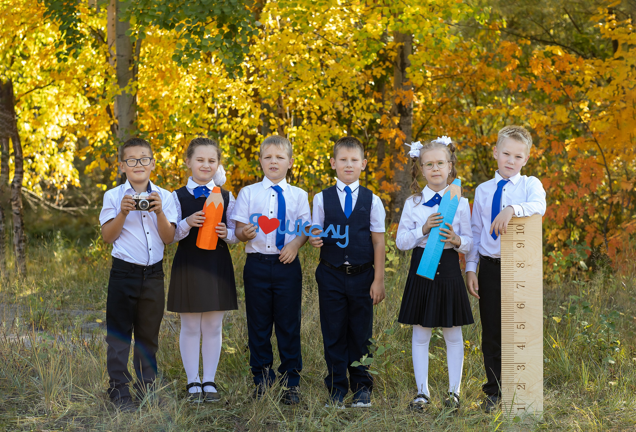 Примеры фото НАЧАЛЬНЫЕ КЛАССЫ. Фотограф Радужный ХМАО, Школьный фотограф, семейный фотограф, выпускной альбом