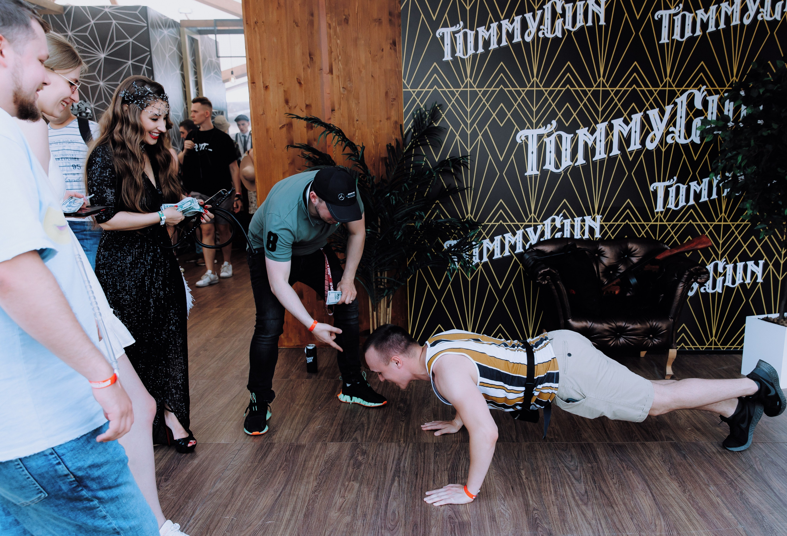 Фестиваль JohnCalliano бренд Tommy-gun. АНДРЕЙ ШИРКАЛИН РЕПОРТАЖНЫЙ ФОТОГРАФ МОСКВА НА КОРПОРАТИВ, ДЕНЬ РОЖДЕНИЯ, БАНКЕТ, КОНФЕРЕНЦИЮ, ТИМБИЛДИНГ