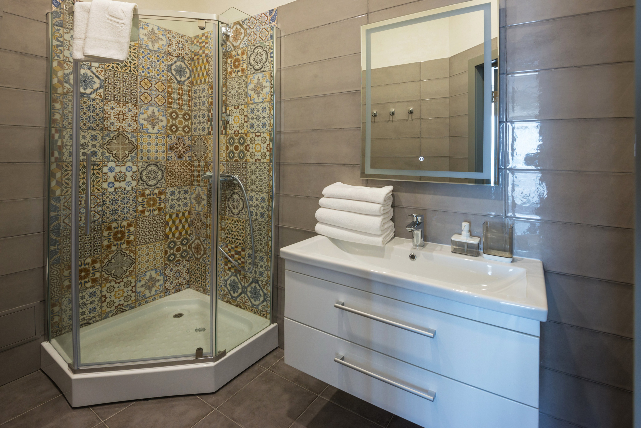 SkyCliff Hotel - Recreación. Photographer Aleksandr Rybintsev