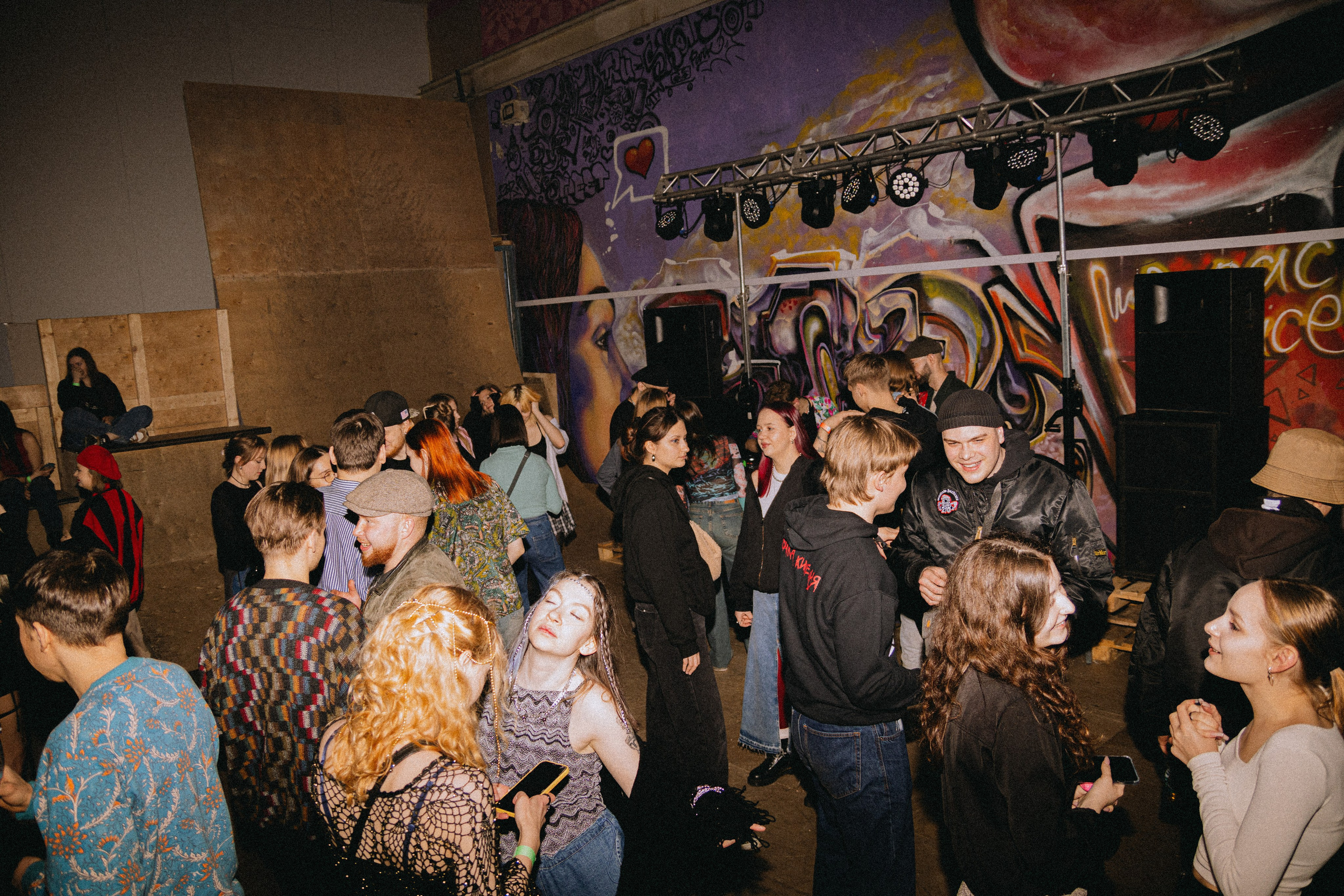 Тусовки. Фотограф Егор Огородов