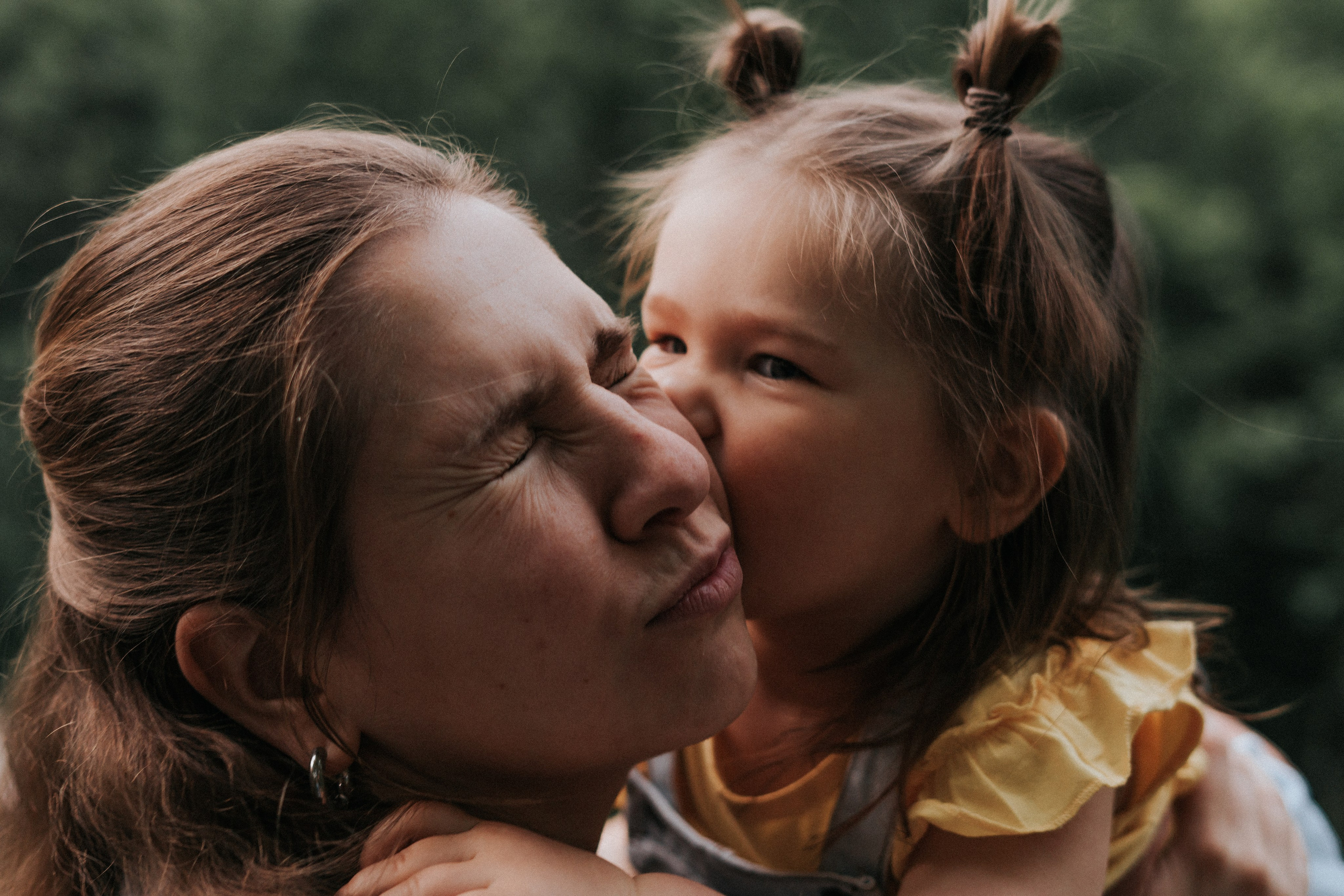 Детская фотосессия дома и на улице без постановки. Фотограф на роды Москва. Фотограф новорожденных Москва