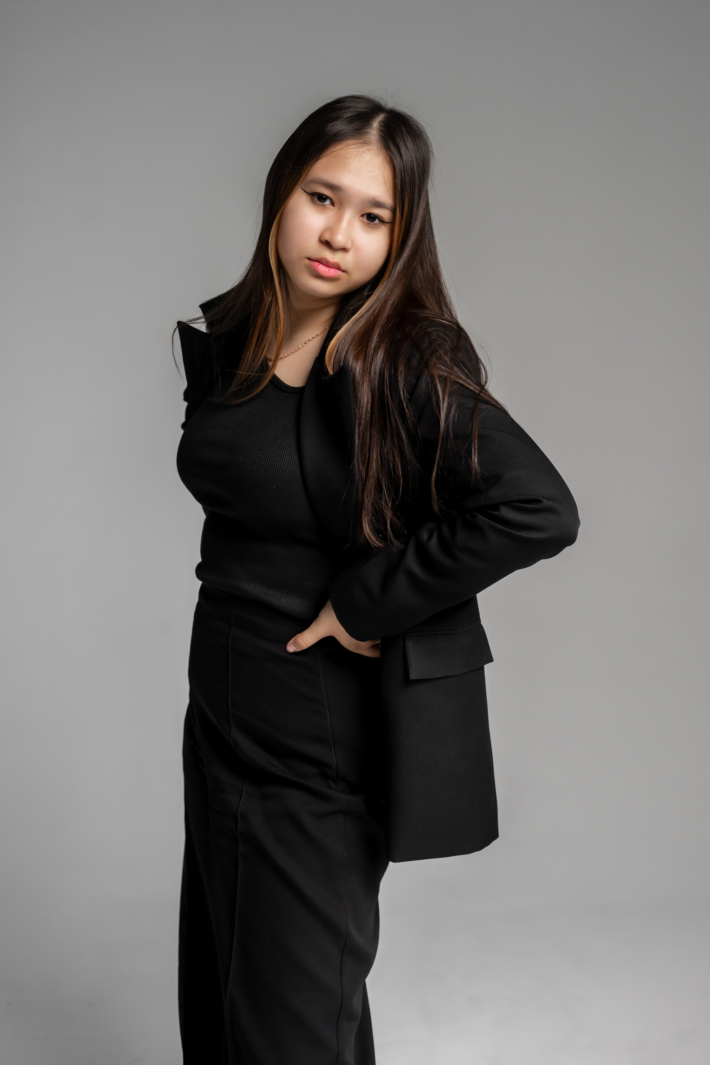 Портреты в студии на белом фоне. Ольга Плаксина фотограф в Саратове