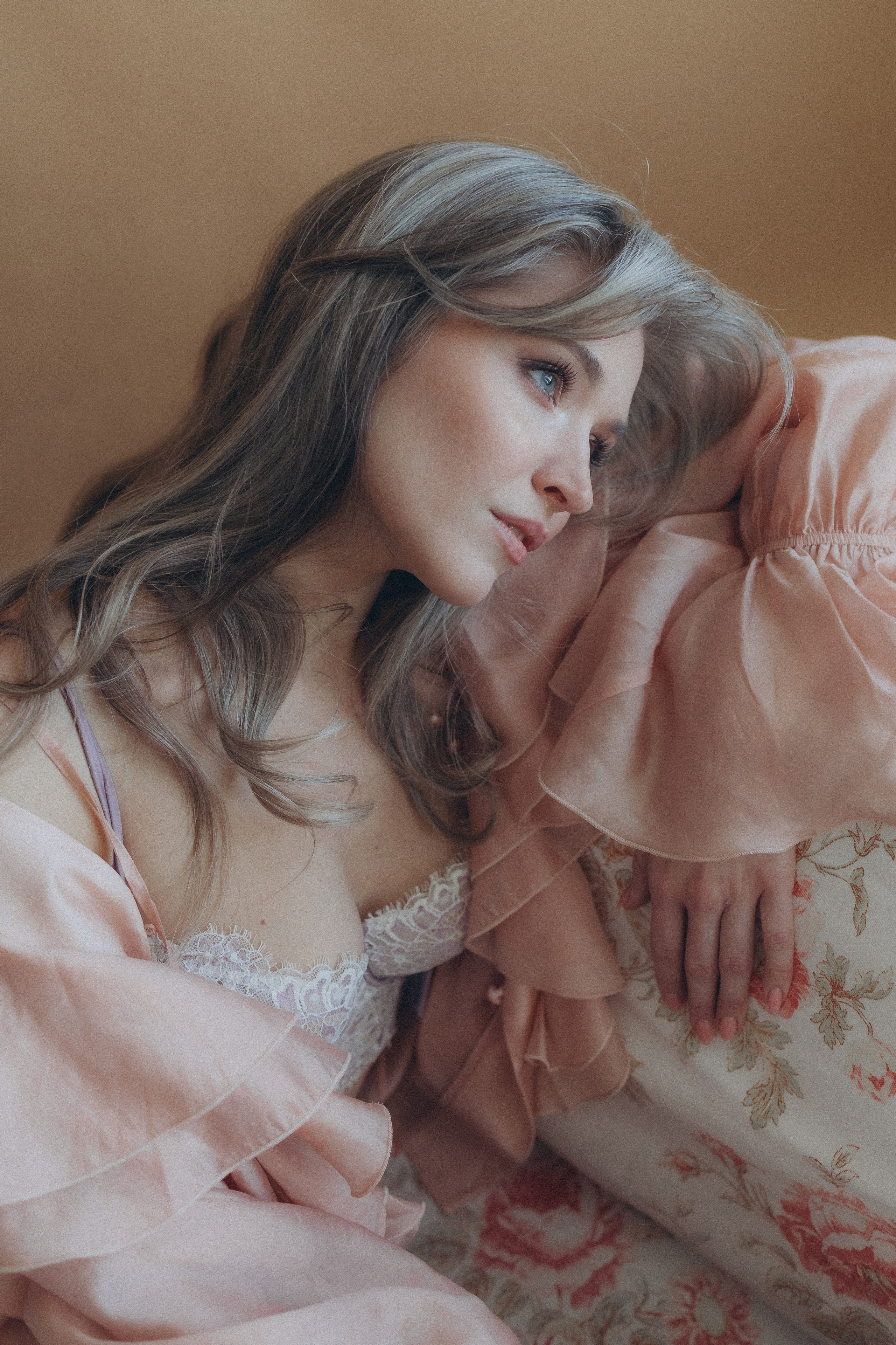 Девушка весна. Главная