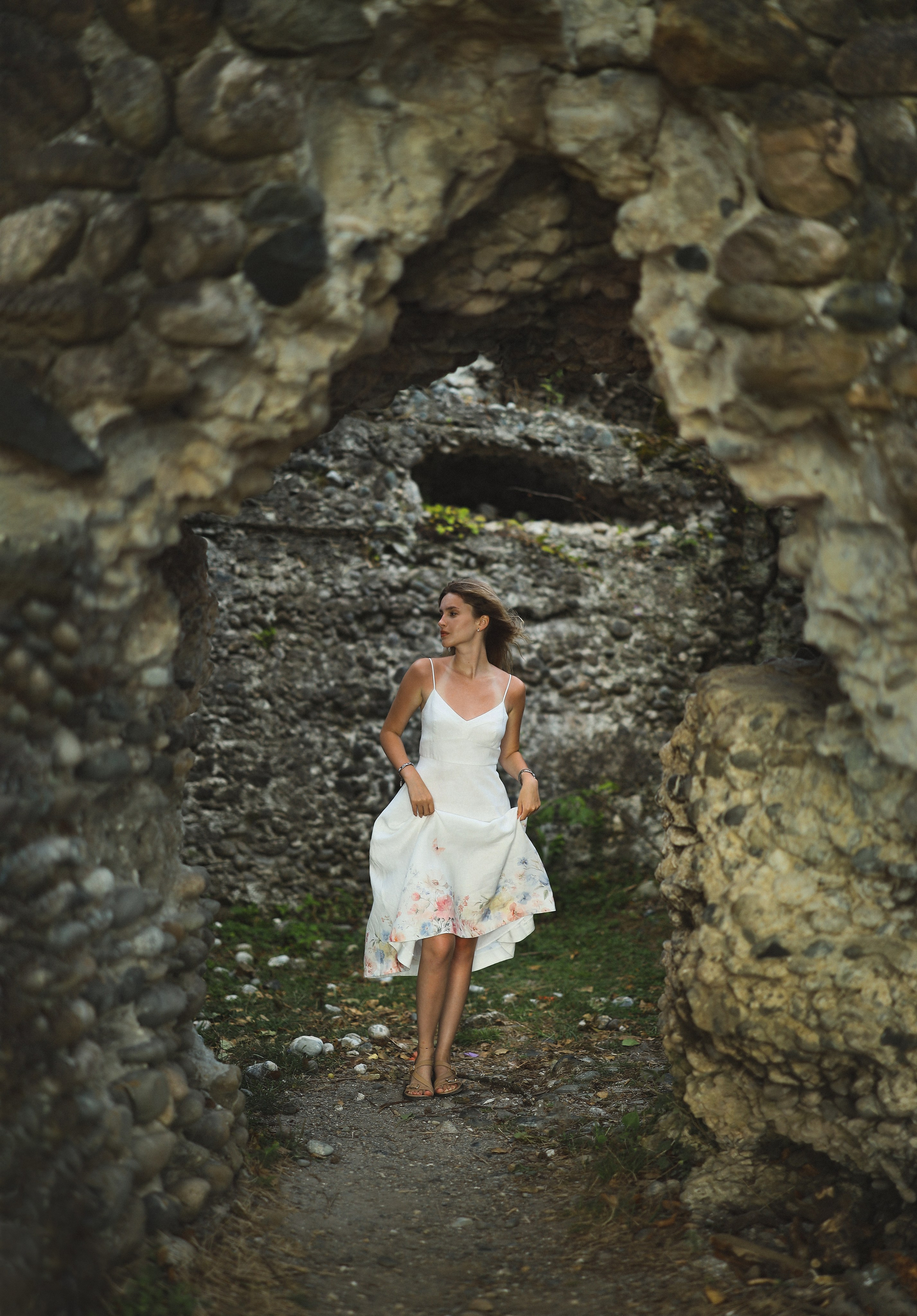 Фотосессия у разрушенной крепости в Абхазии. Свадебный и семейный фотограф в Абхазии Жанна Соснина