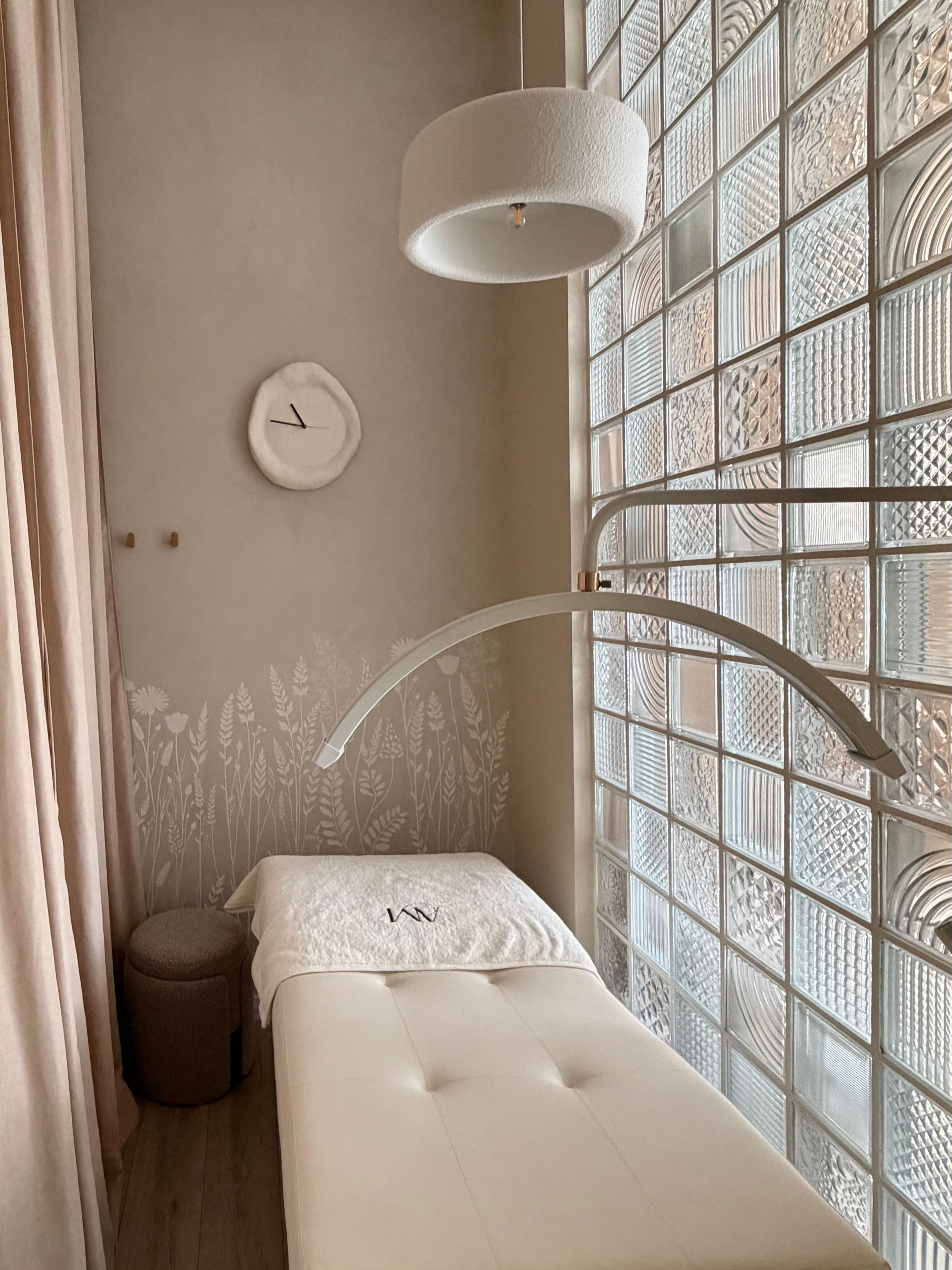 FACIAL BEAUTY STUDIO. Бастракова Валерия — дизайнер интерьера с архитектурным образованием