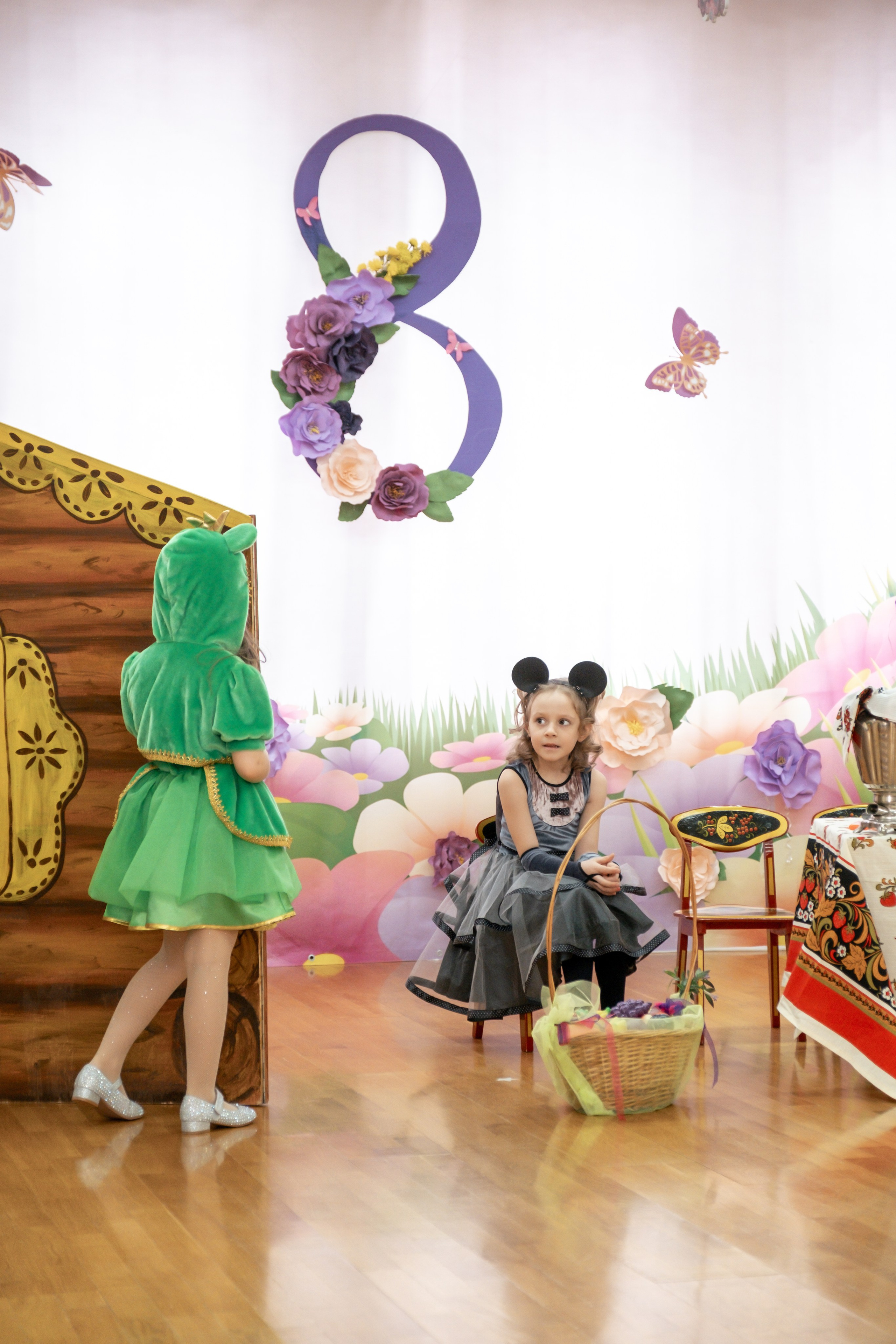 Праздник 8 марта в детском саду. Семейный и детский фотограф в Москве Светлана Потемкина