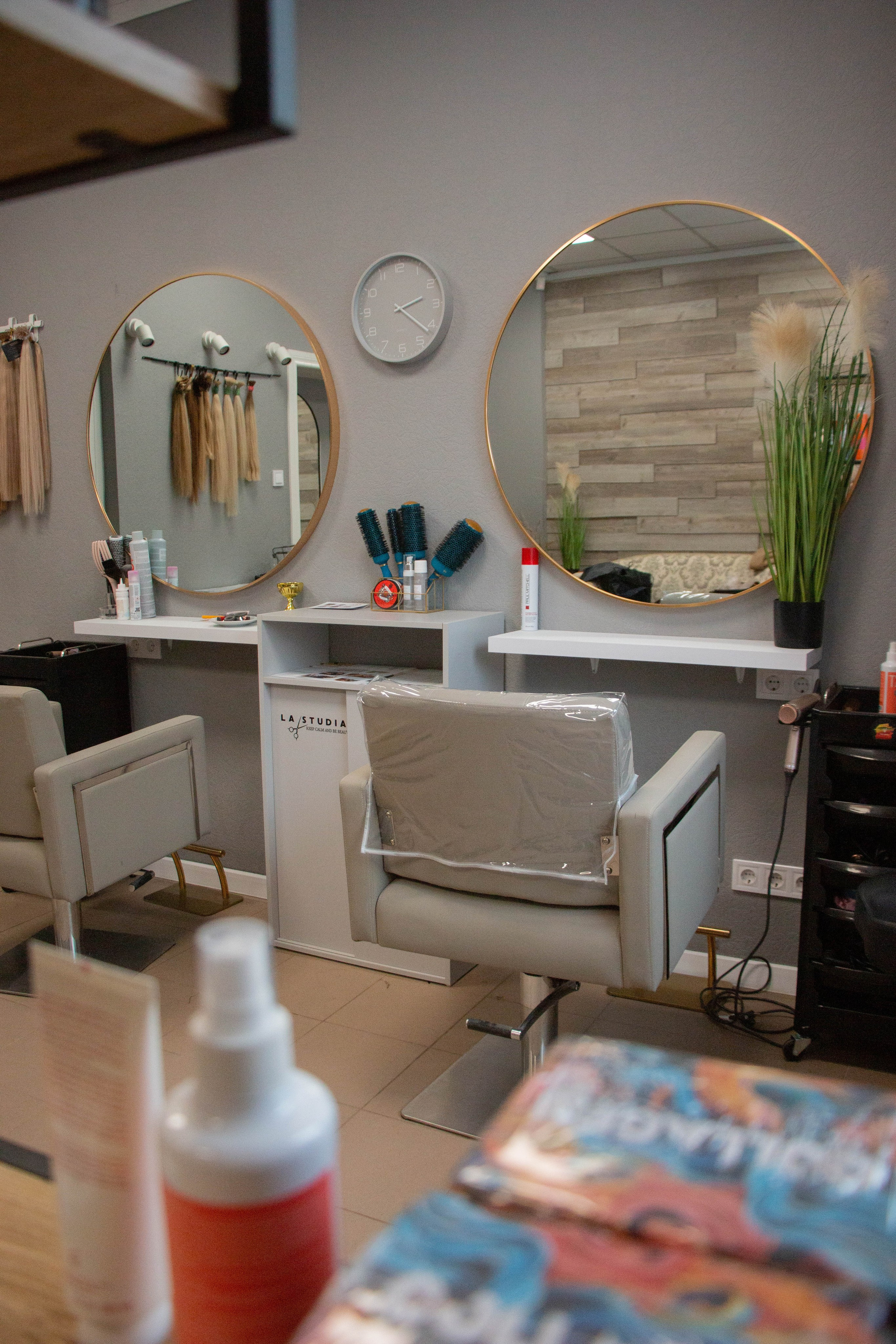 Настя- стилист по волосам. Бережно сохраняю ваши чувства и истории на своих фотографиях