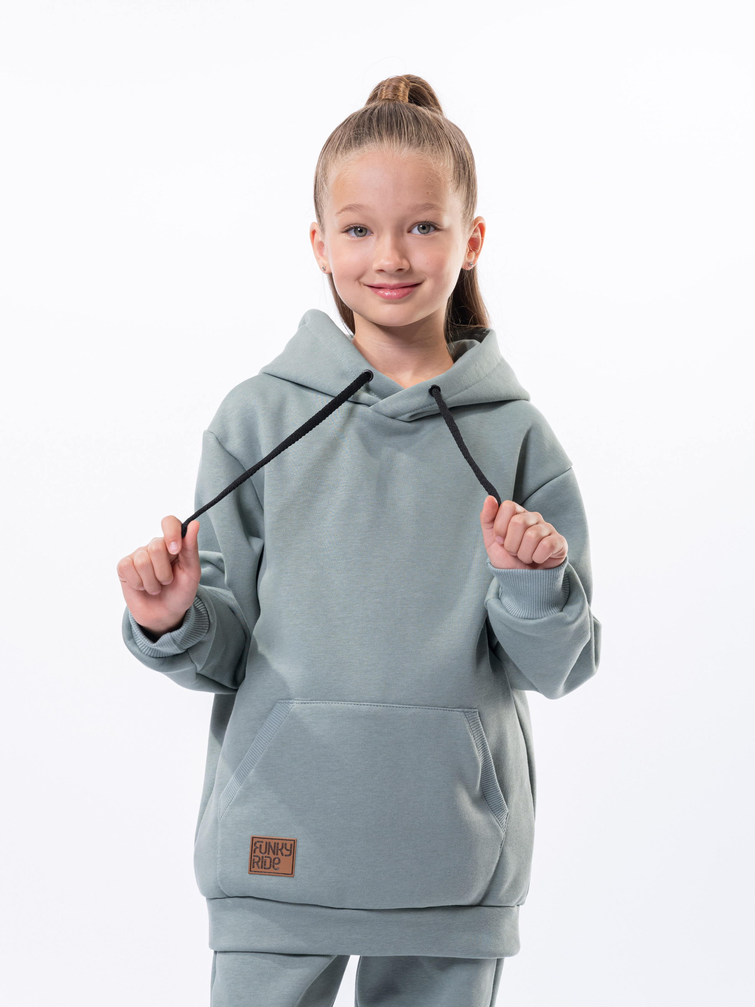 МОДЕЛЬ АЛИСА. Студия рекламной и предметной съемки товаров WELKO Studio