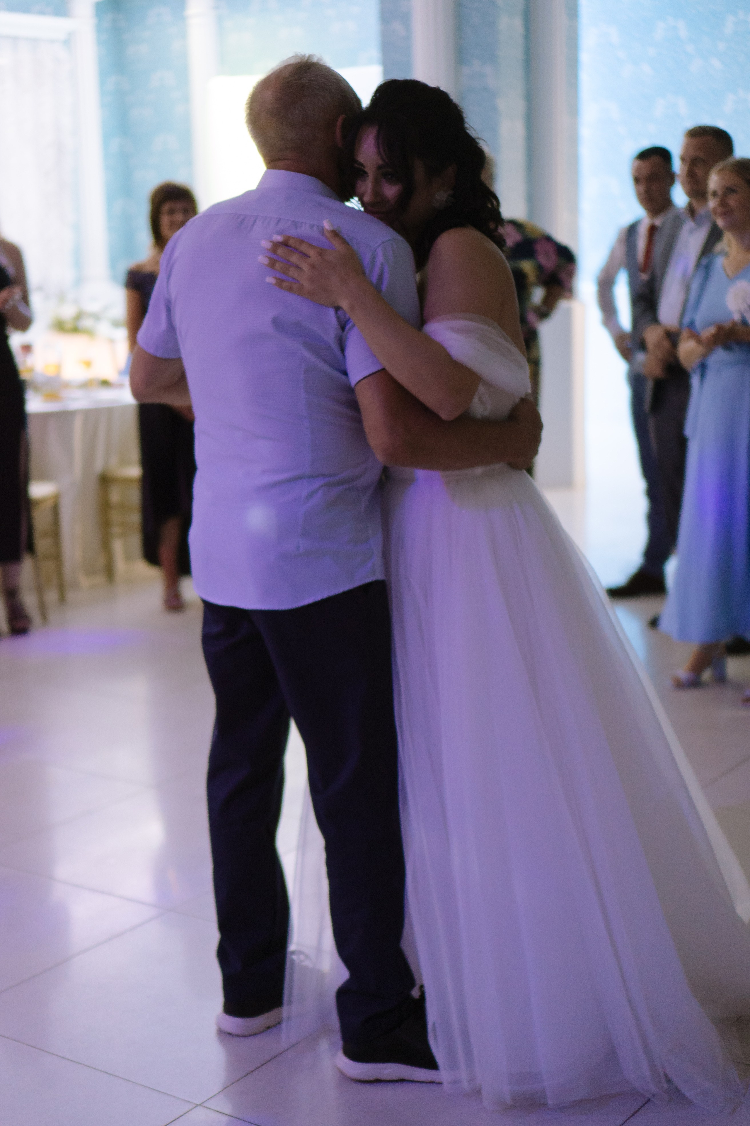 ТАНЕЦ ОТЦА И ДОЧЕРИ НА БАНКЕТЕ (СВАДЕБНАЯ ФОТОСЕСИИЯ БАНКЕТА). Профессиональный фотограф, Санкт-Петербург — Виктория Богомолова