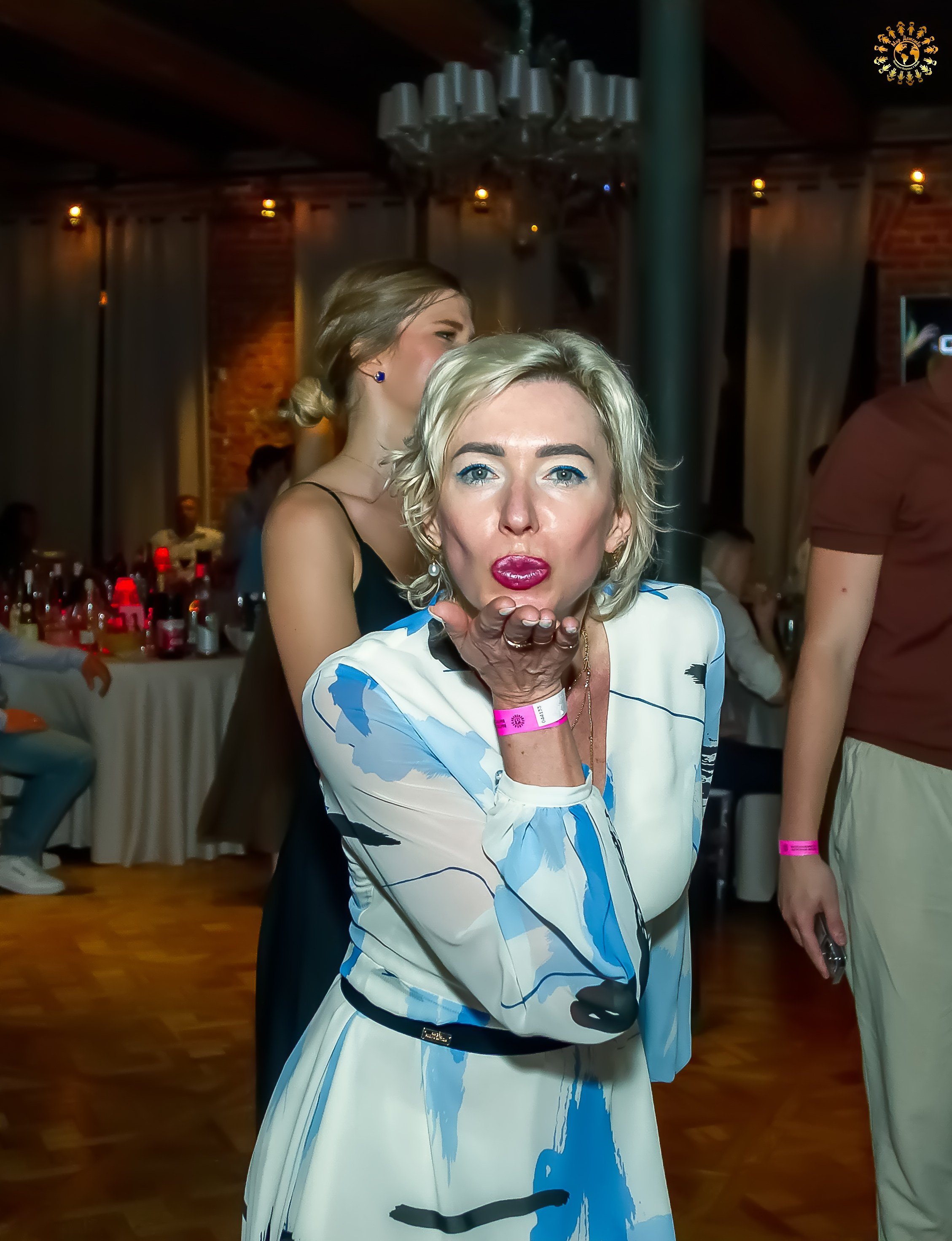 Выпускной 2023 (11-е классы) клуб «Джаггер», Москва. Репортажная съемка в Москве и области. Анималистика