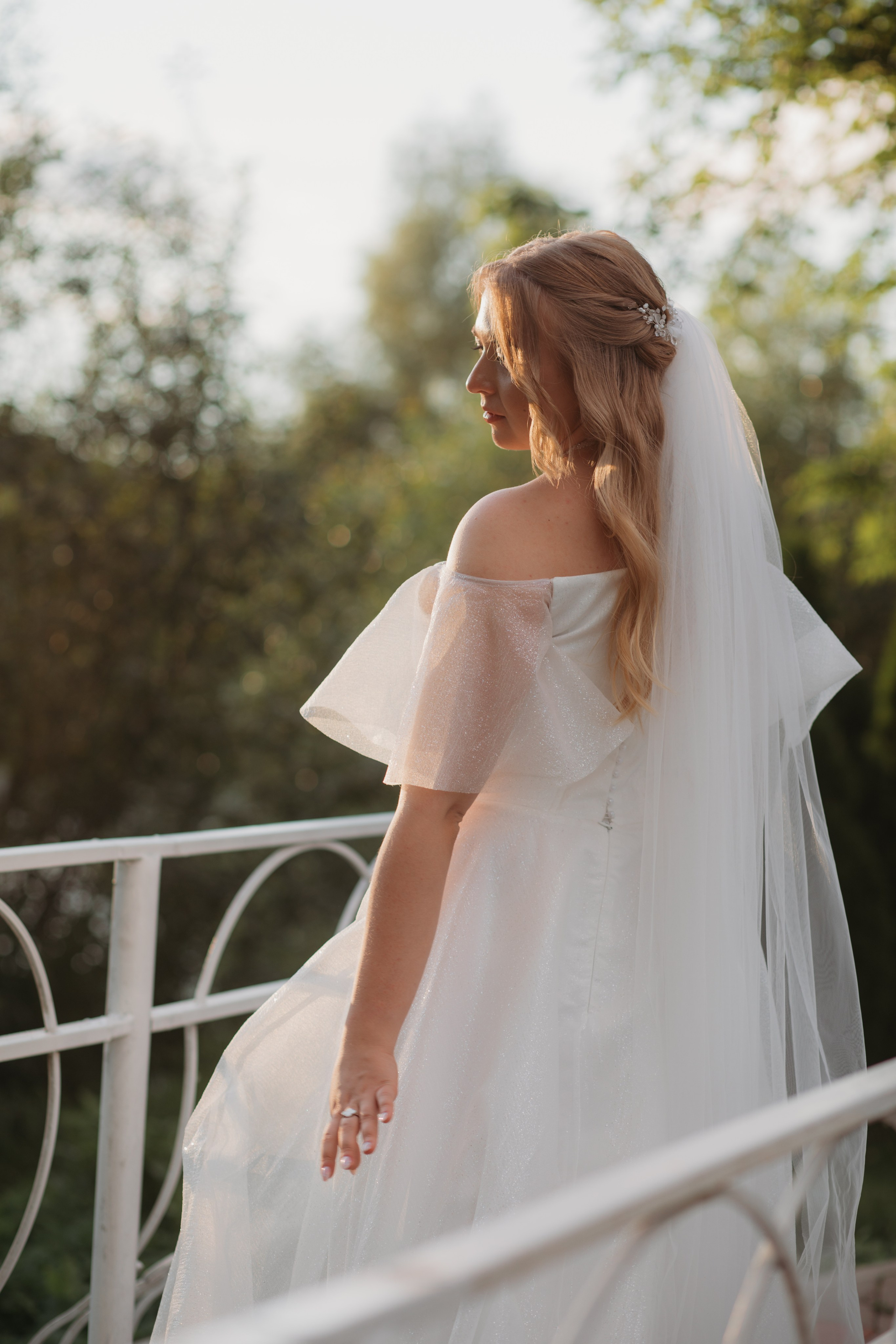 Летняя свадьба за городом. Свадебный фотограф в Москве Аля Загирова