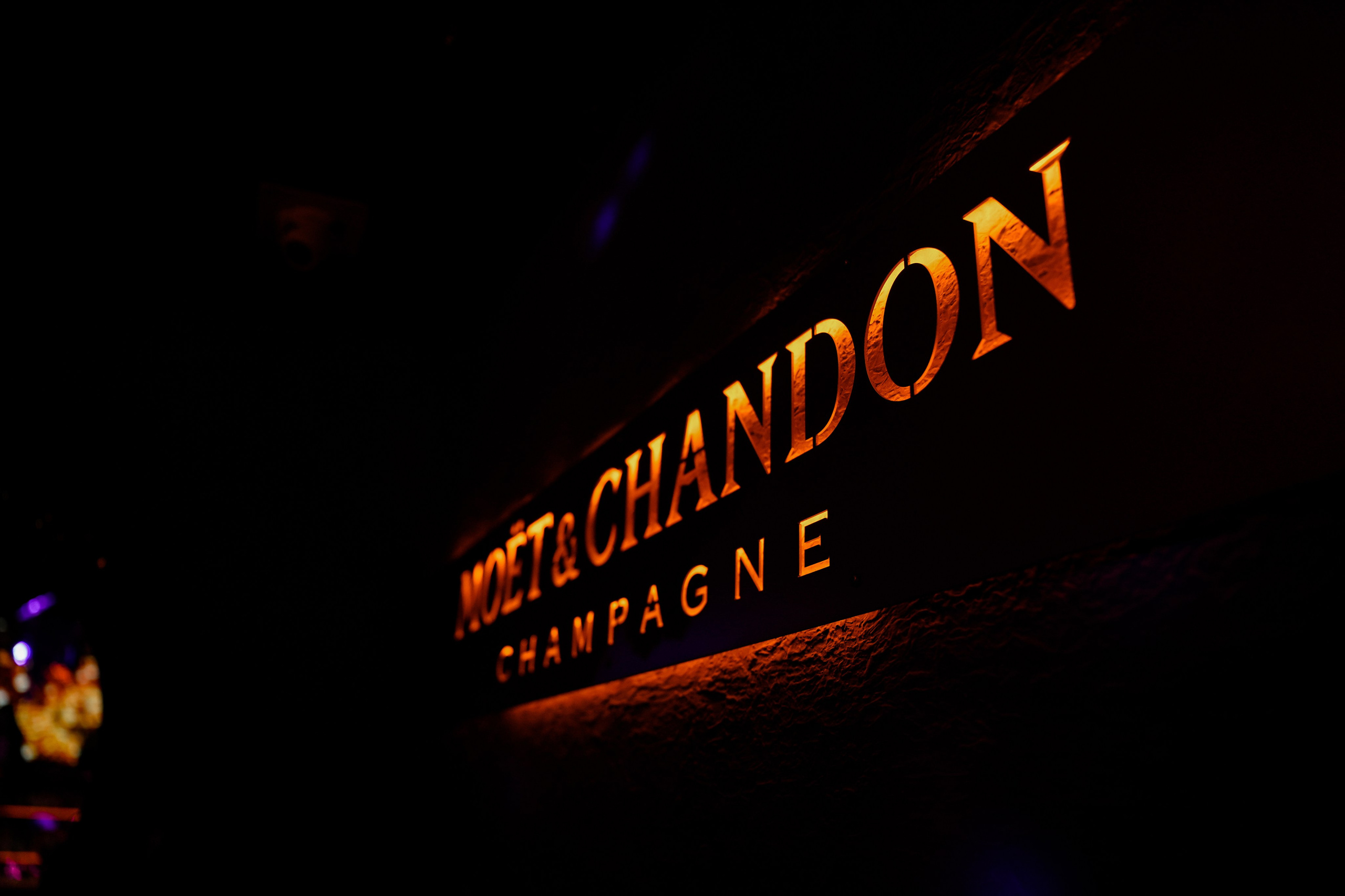 EVENT-туса в караоке. Свадебный фотограф и видеограф в Ростове-на-Дону. Максим и Наталья Лебедевы