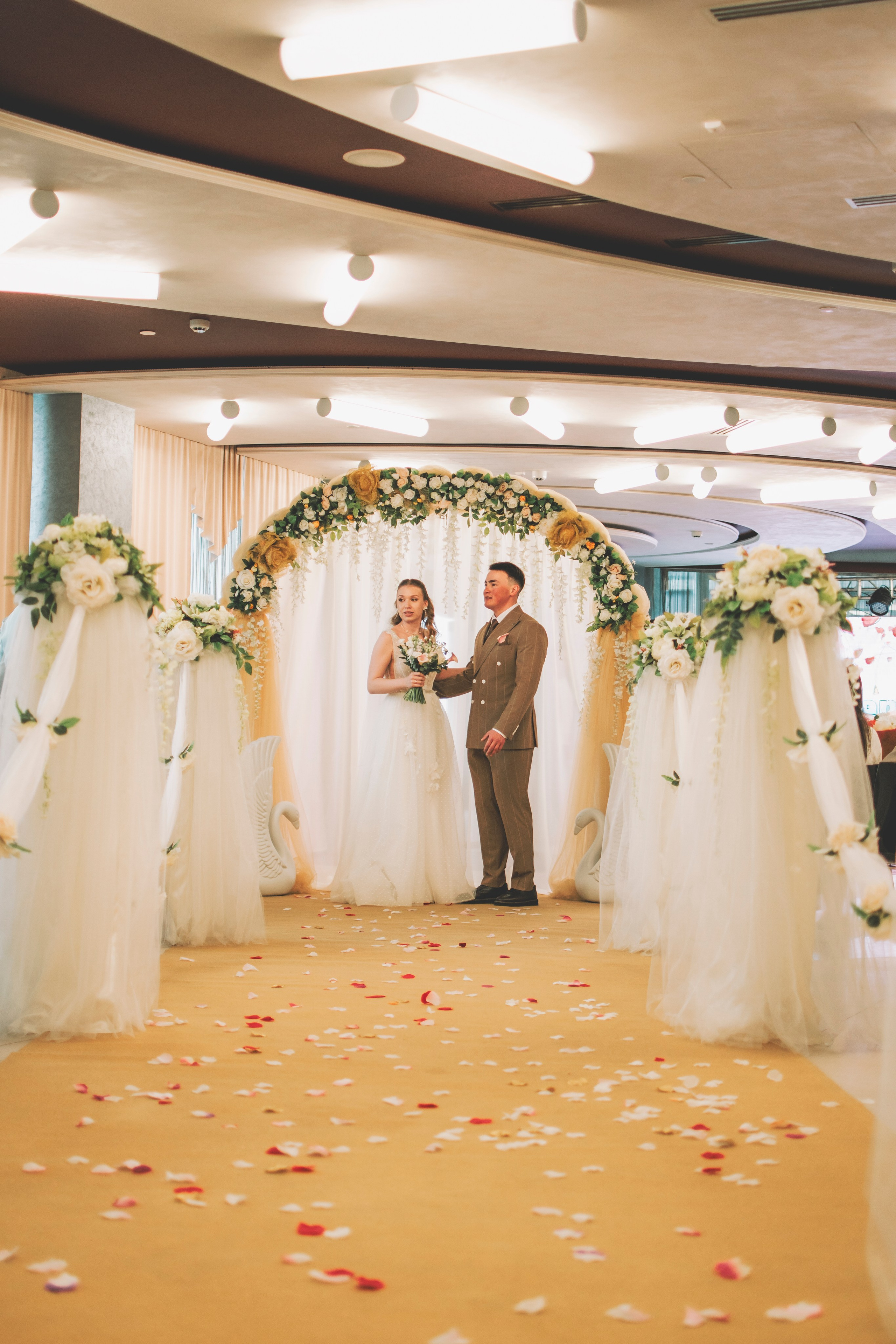 Альберт и Анастасия (Студийная фотосессия, роспись в ДК Нефтяник + фотосессия с гостями). Семейный и свадебный фотограф Губкинский и Ставрополь