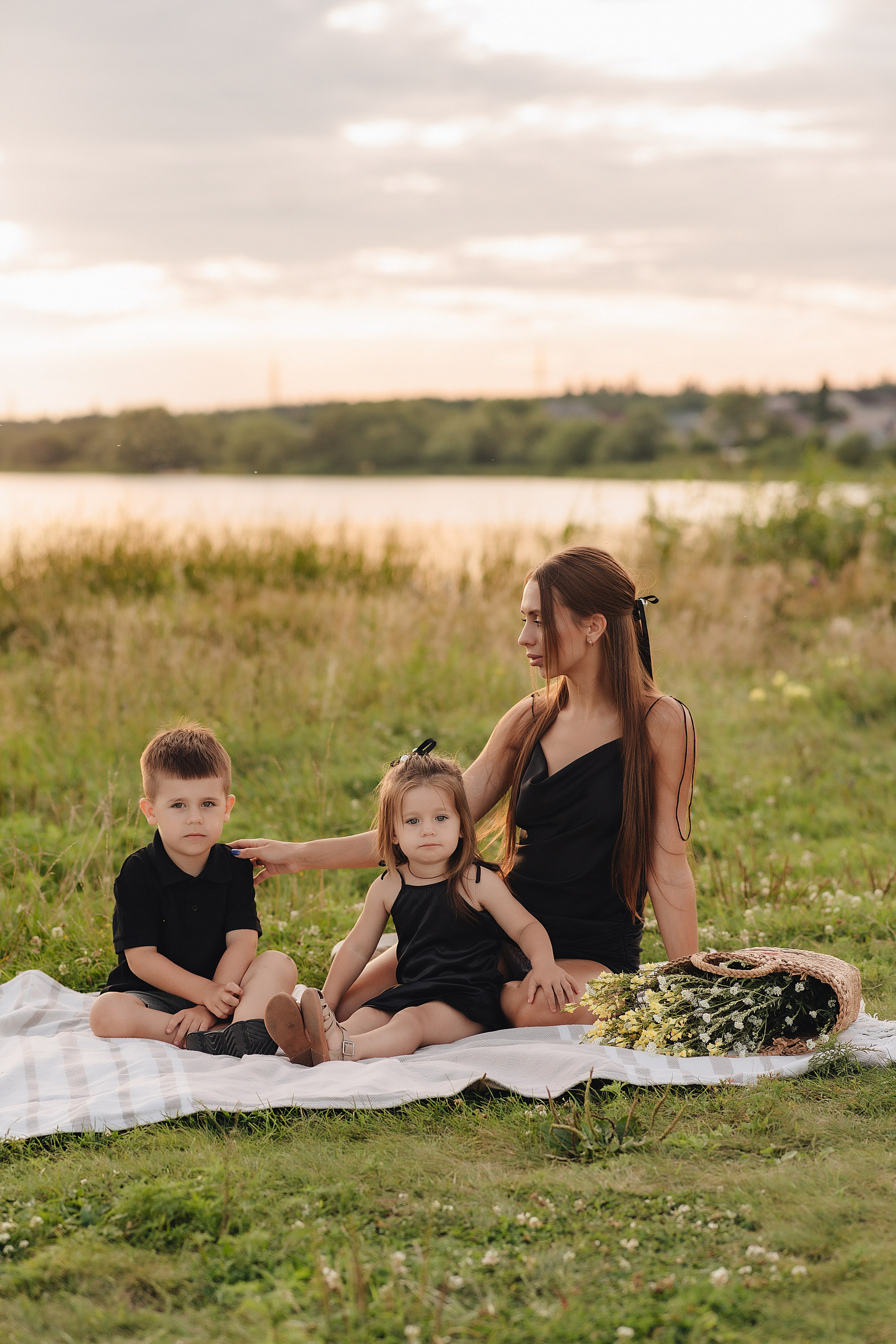 Юлия, Арина и Артём. Фотограф Карина Шмулёва. Воронеж и область