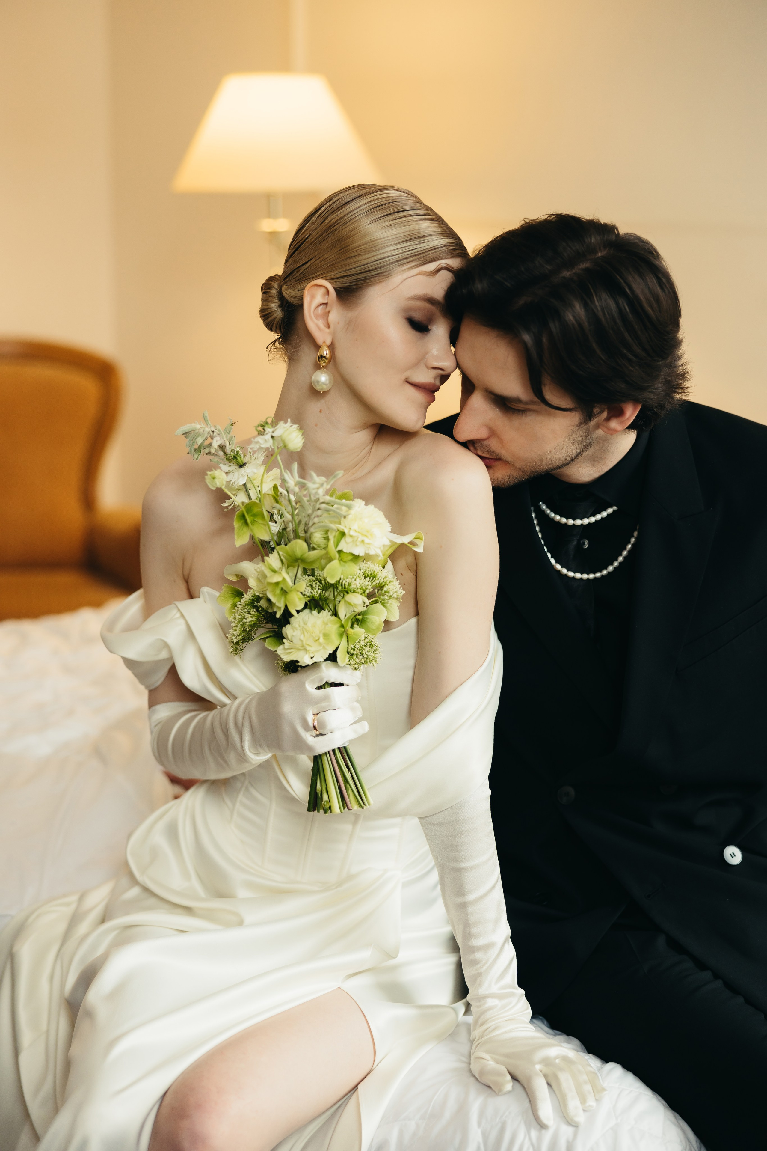 Стас и Оля, свадебное лавстори в отеле Marco Polo. Пленочные и цифровые кадры. Свадебный и портретный фотограф в Москве Кристина Золотова