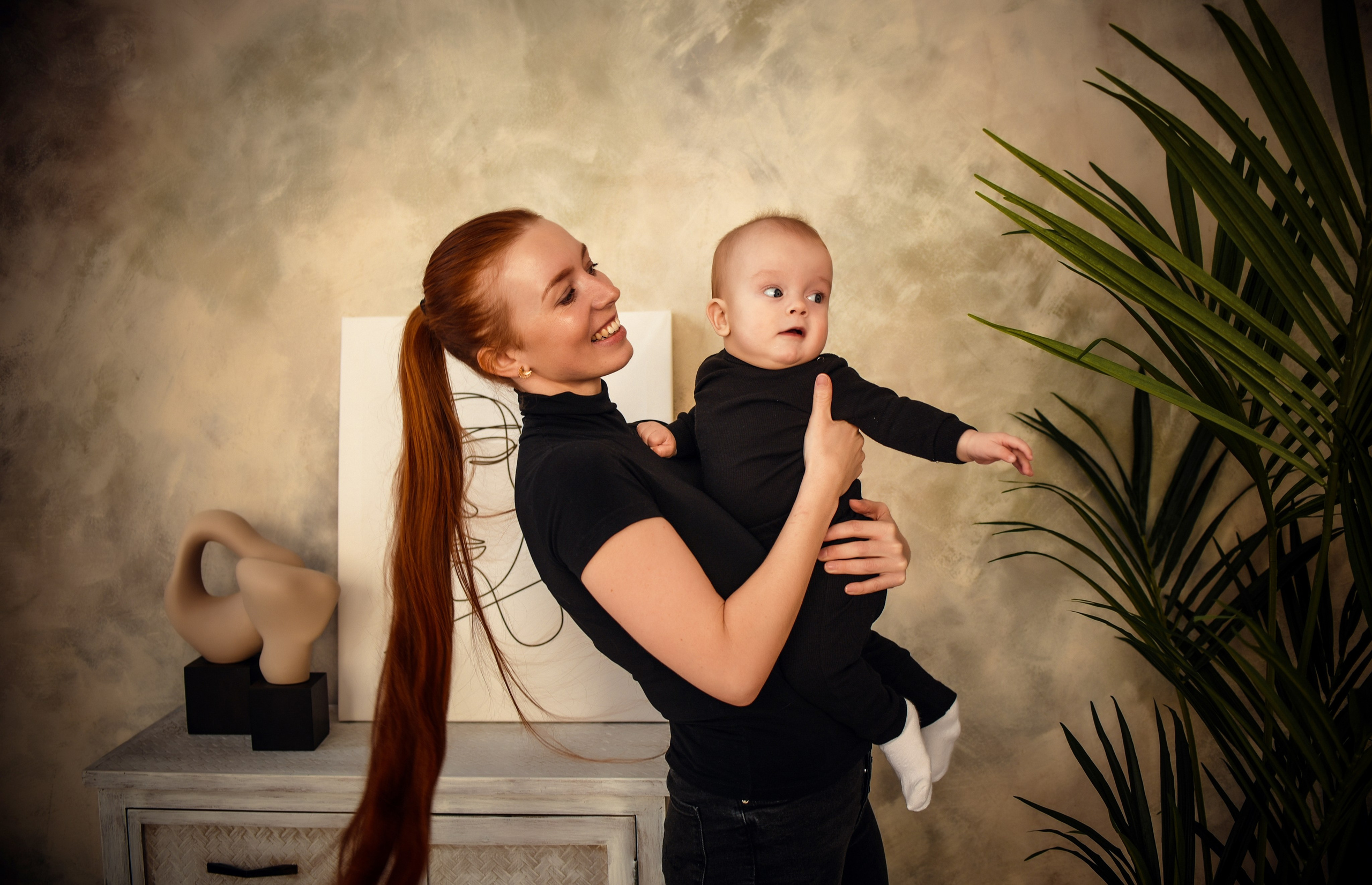 Семейная студийная фотосессия 3. Свадебный, семейный, детский, контент фотограф в Омске Максим Ильин