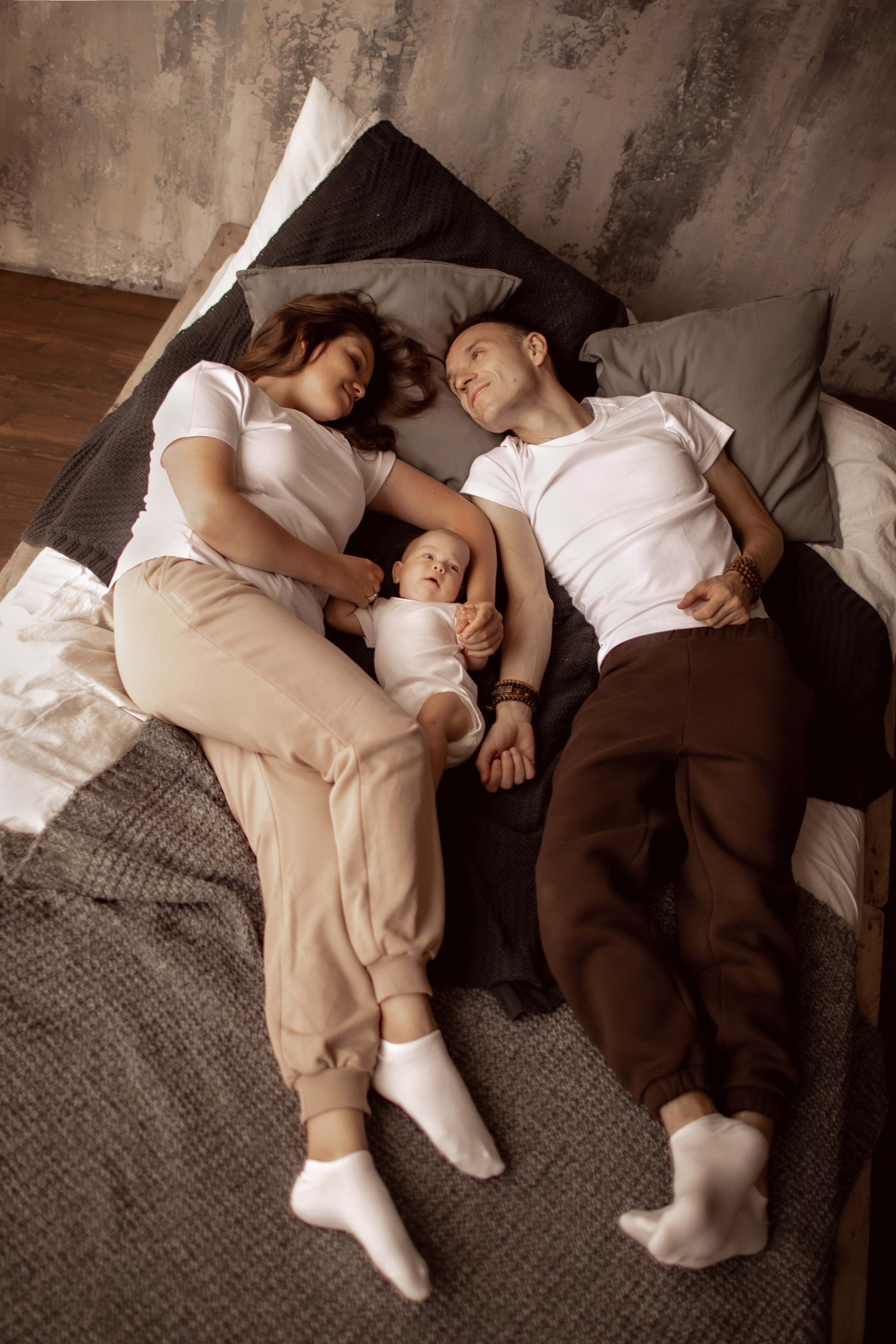 Валерия и Геннадий с крошкой. Семейный фотограф в Москве