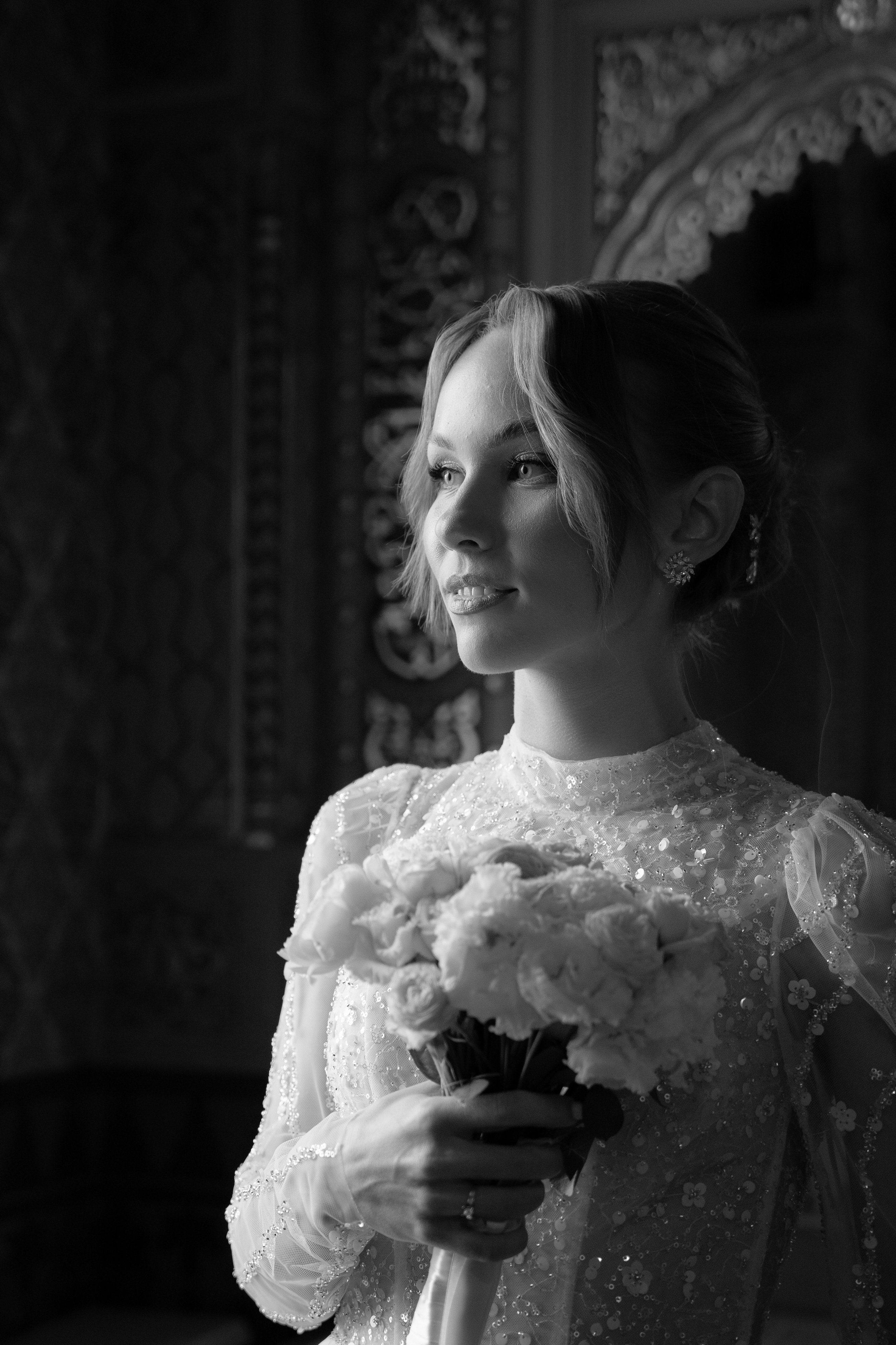 Жених и невеста в Доме ученых в Санкт-Петербурге. Свадебный фотограф Александр Невский в Санкт-Петербурге