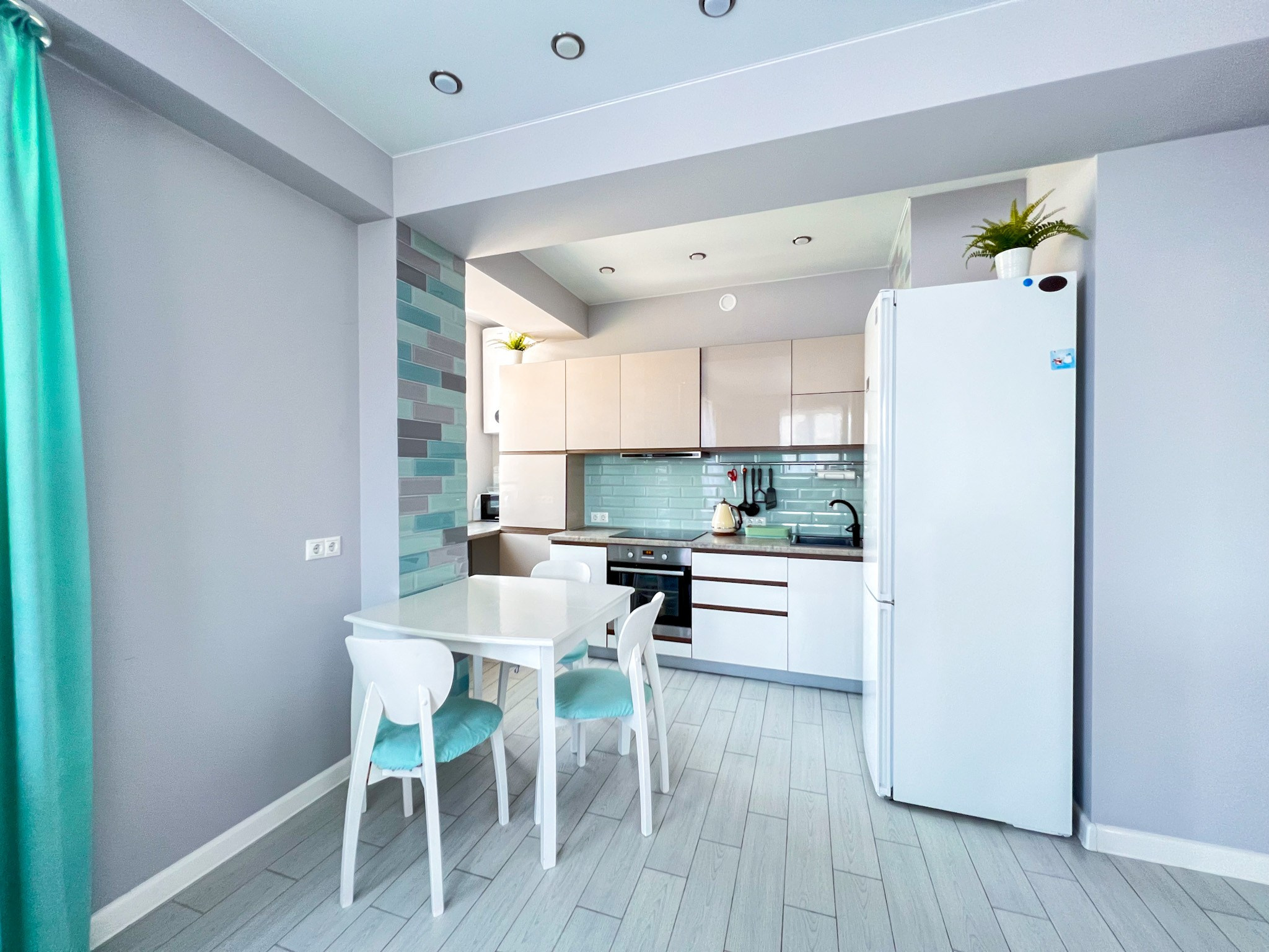 Прекрасная, стильная 2-комнатная квартира в центральном районе Сочи!. Квартиры посуточно, длительно в Сочи, LARA APART GROUP