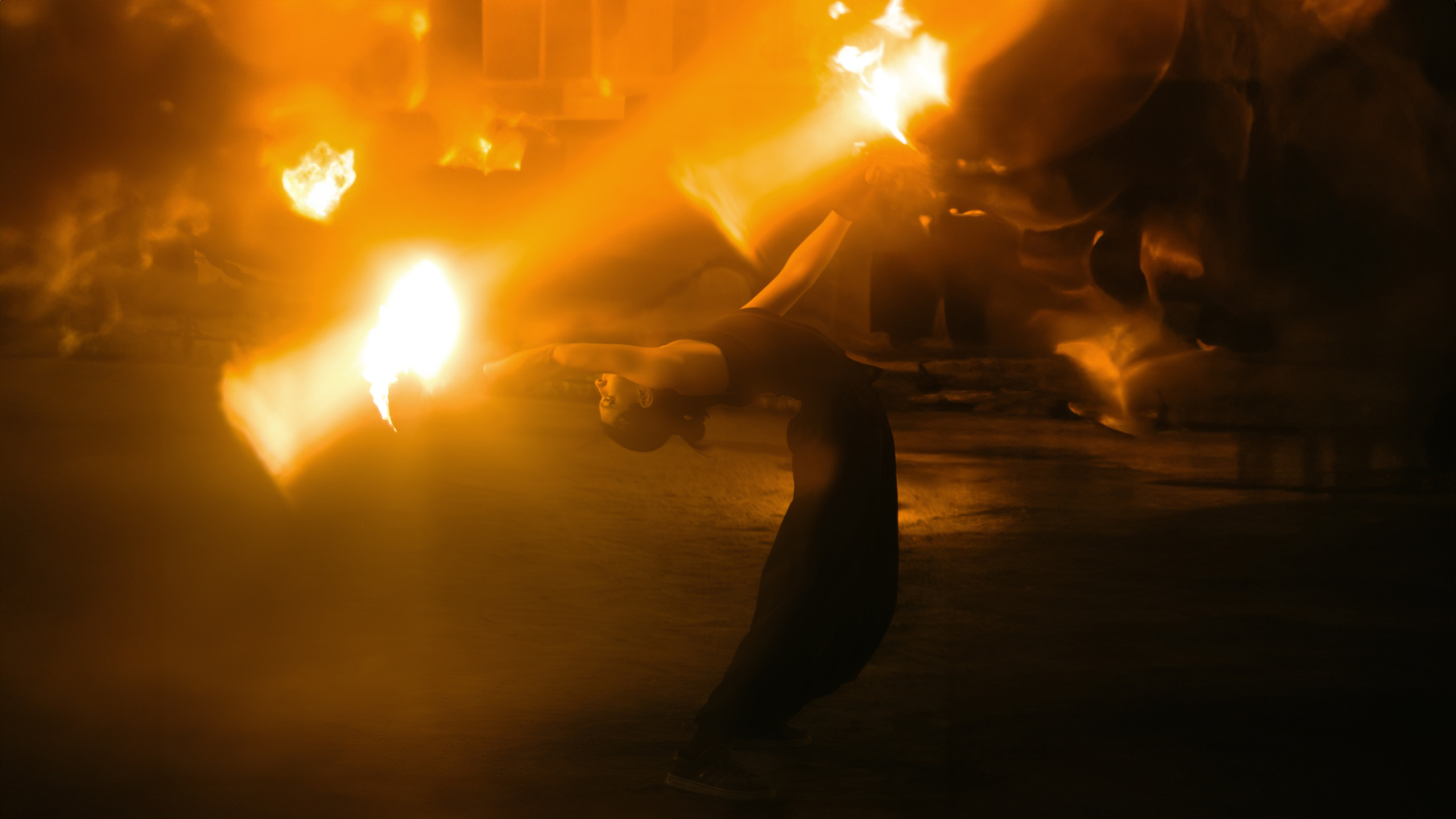 FIRESHOW. ALEXANDER VESELKOV — ФОТОГРАФ | NFT ARTIST | РЕЖИССЕР I VISUAL ARTIST