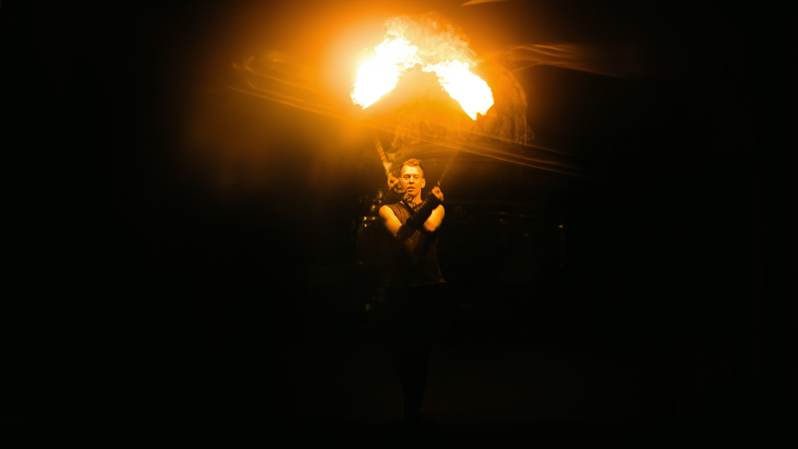 FIRESHOW. ALEXANDER VESELKOV — ФОТОГРАФ | NFT ARTIST | РЕЖИССЕР I VISUAL ARTIST