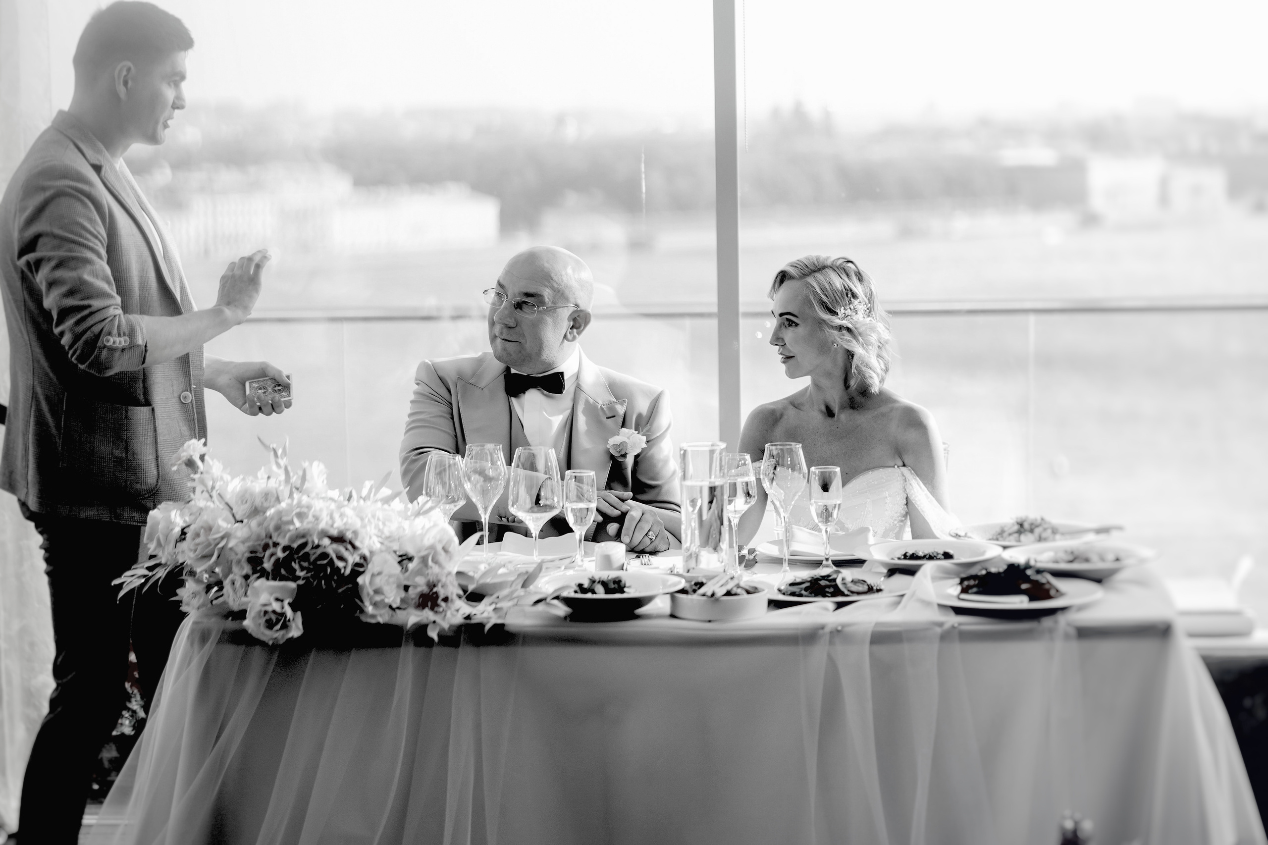 Свадебный репортаж, запечатлевающий трепет и радость, станет источником особых воспоминаний, которые будут с вами навсегда. Фотограф: Alexander Veselkov - Photographer | AV.