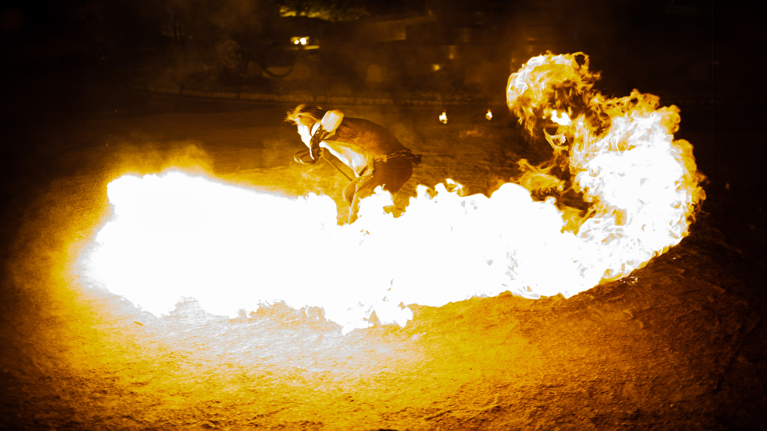 FIRESHOW. ALEXANDER VESELKOV — ФОТОГРАФ | NFT ARTIST | РЕЖИССЕР I VISUAL ARTIST