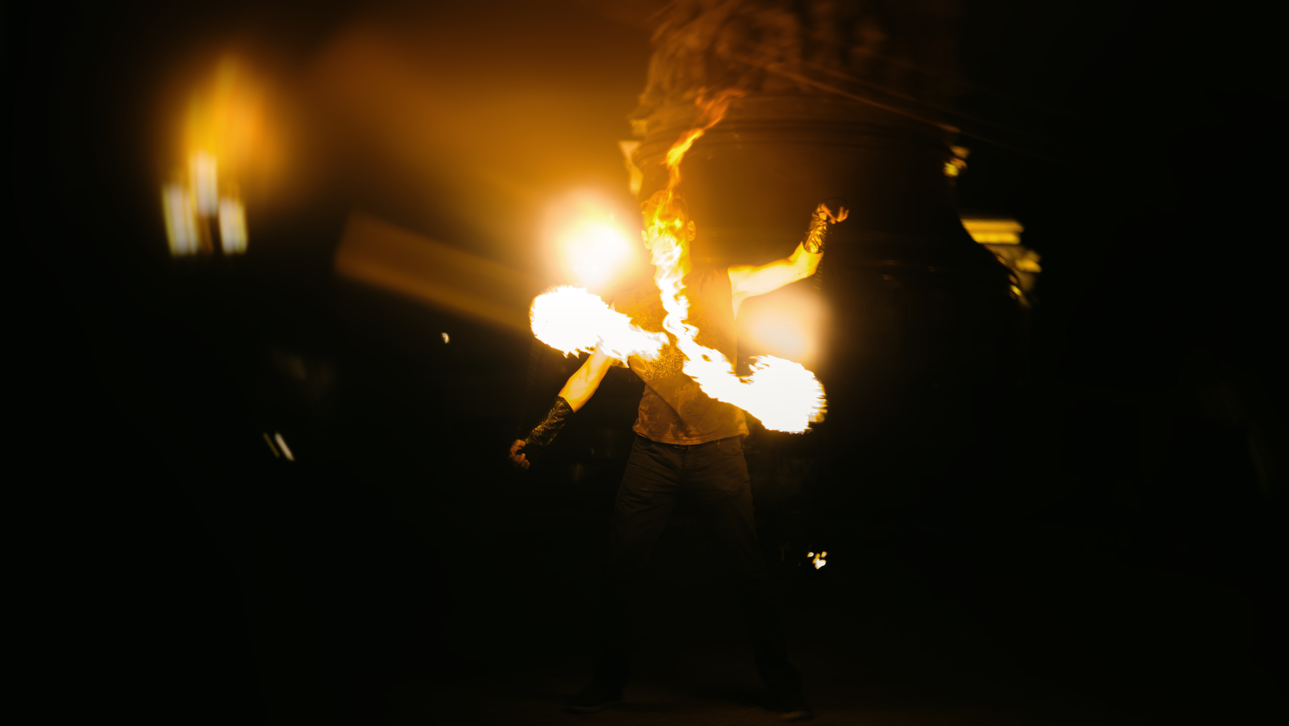 FIRESHOW. ALEXANDER VESELKOV — ФОТОГРАФ | NFT ARTIST | РЕЖИССЕР I VISUAL ARTIST